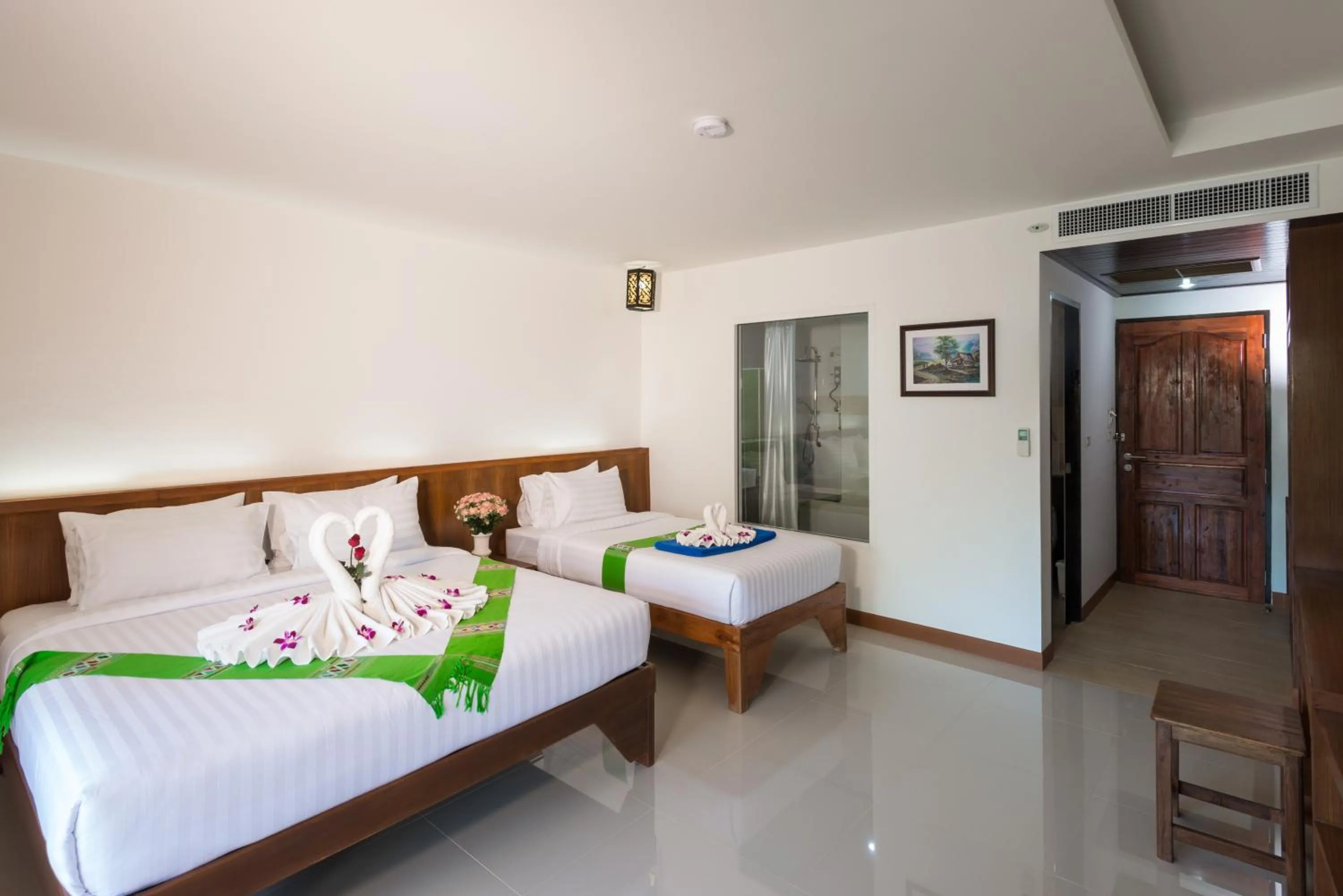 Photo of the whole room, Bed in Baan Vanida Garden Resort