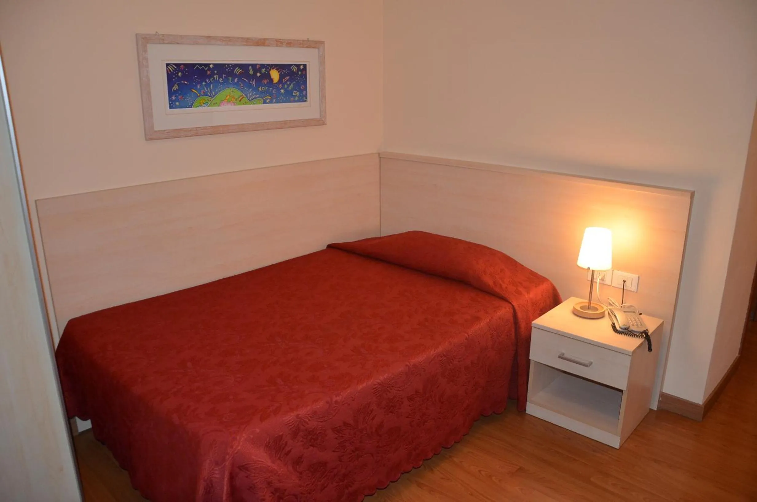 Photo of the whole room, Bed in Hotel Break House Ristorante