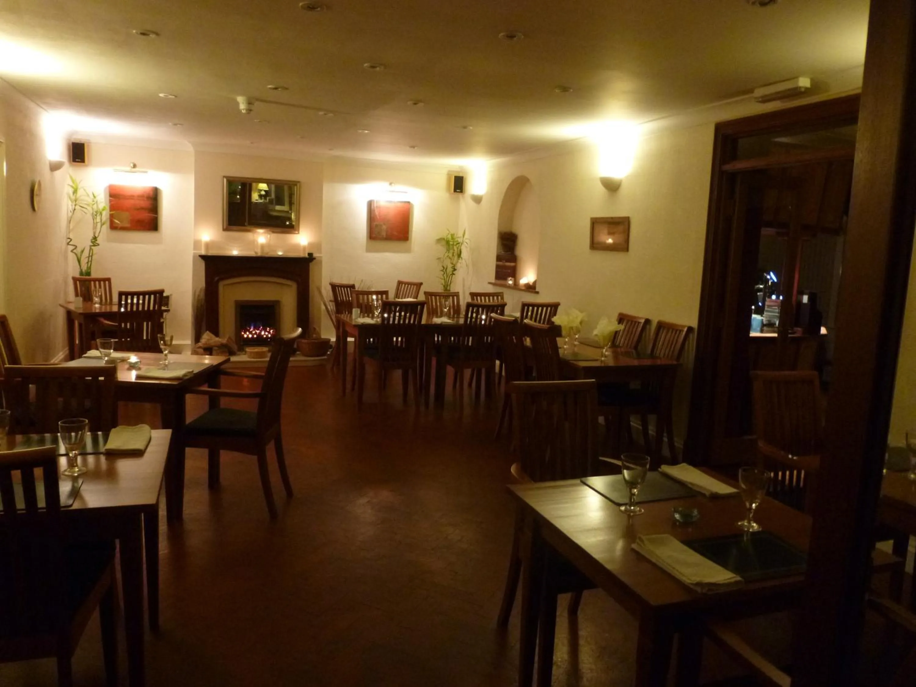 Restaurant/places to eat in The Manian