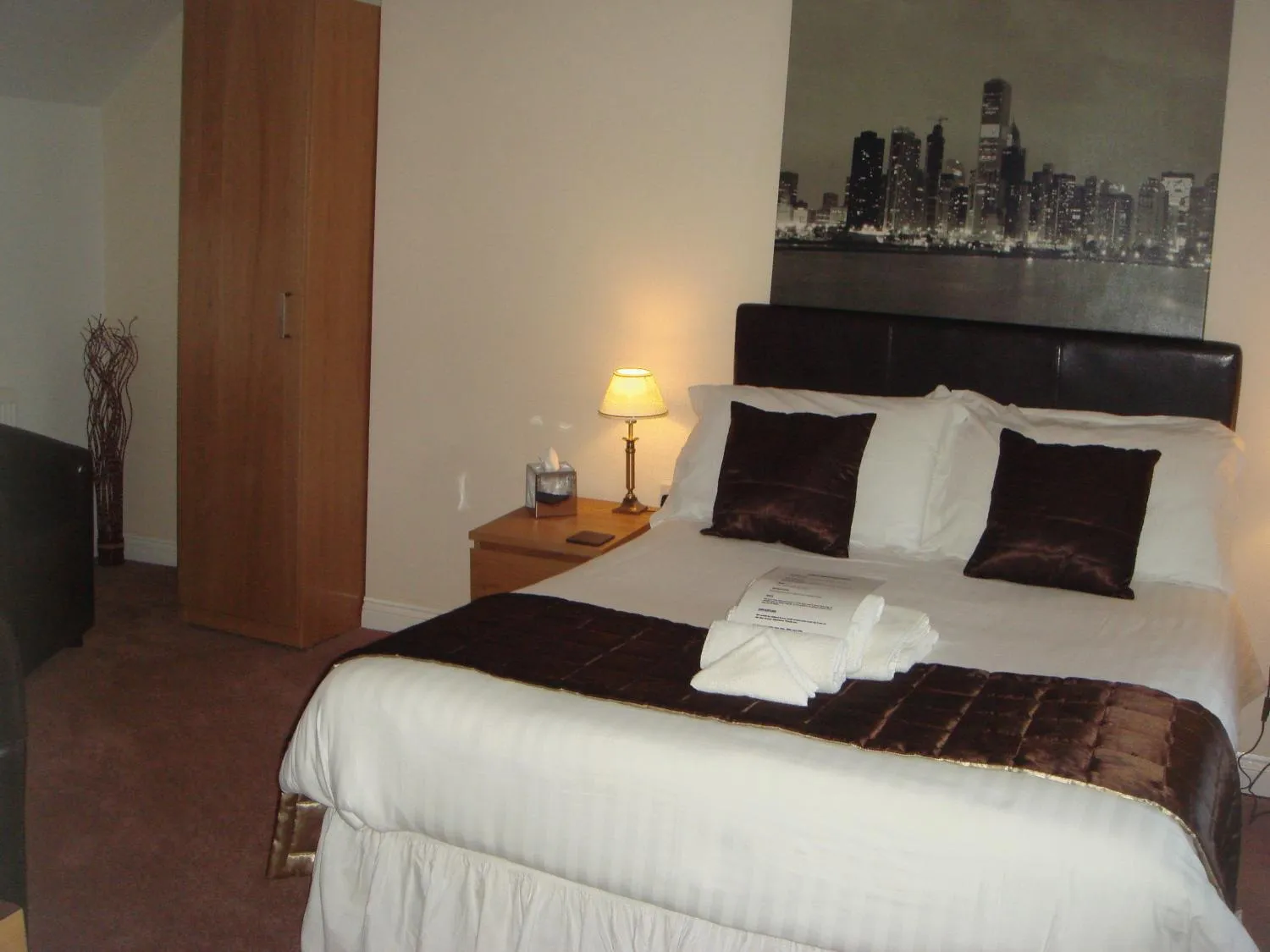 Bedroom, Bed in The Manian