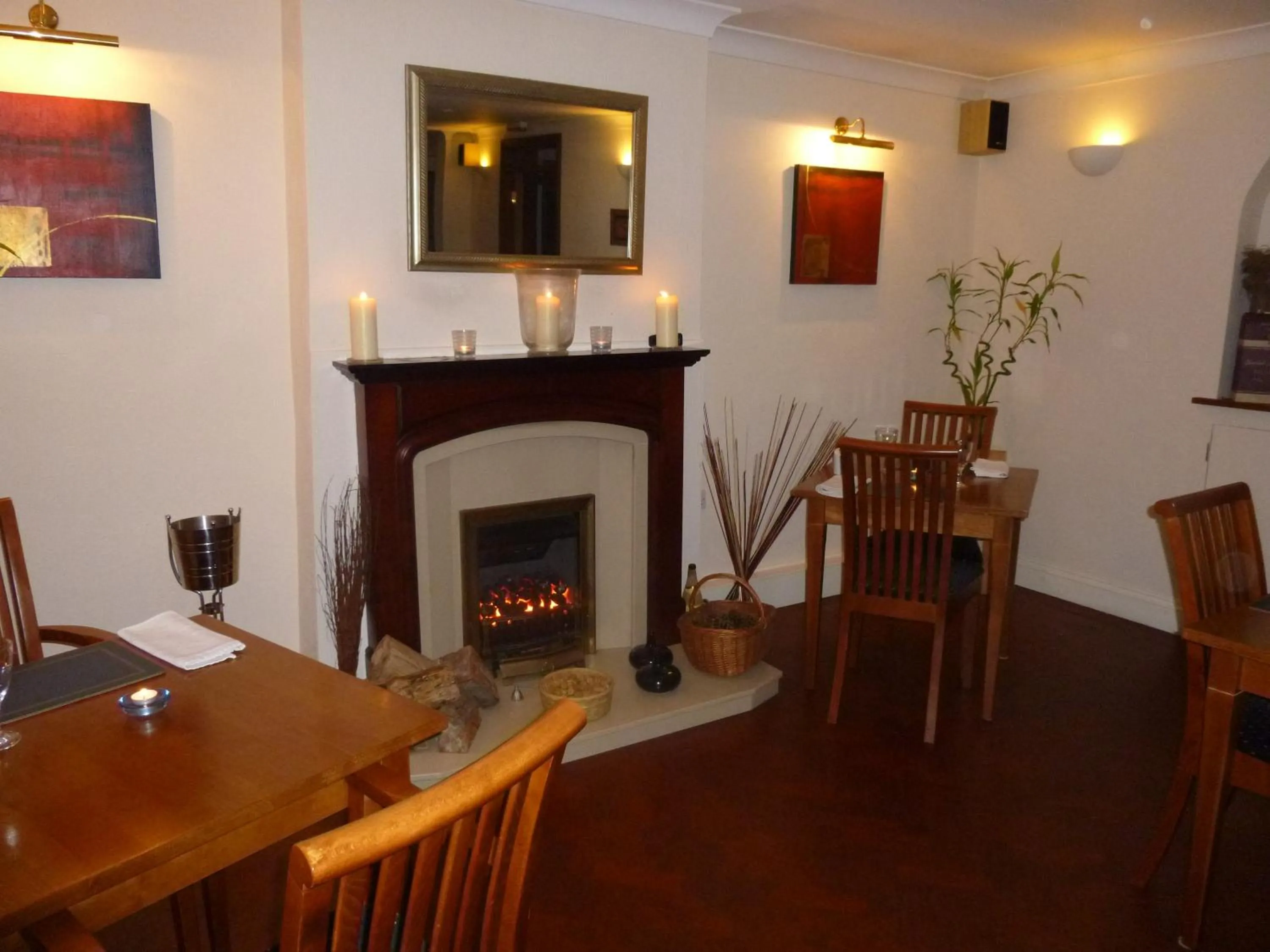 Restaurant/places to eat in The Manian