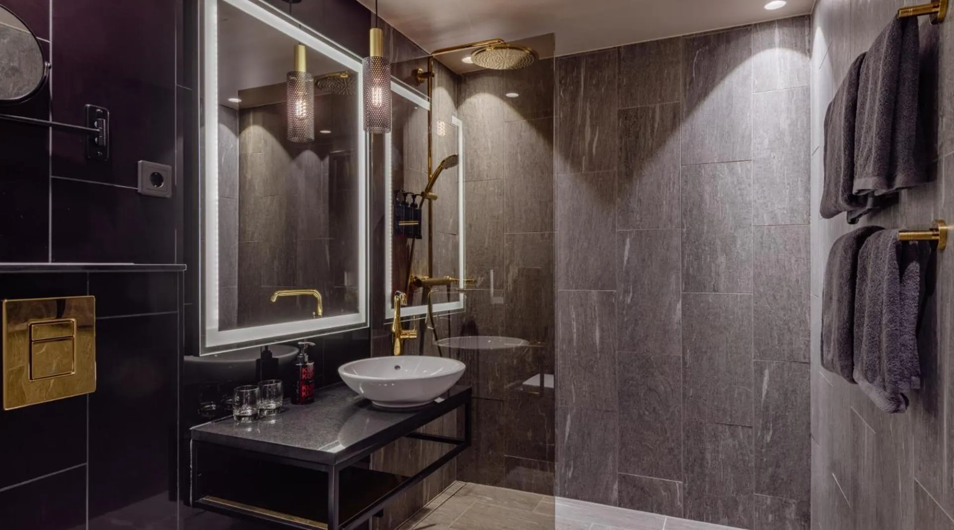 Shower in Marski by Scandic