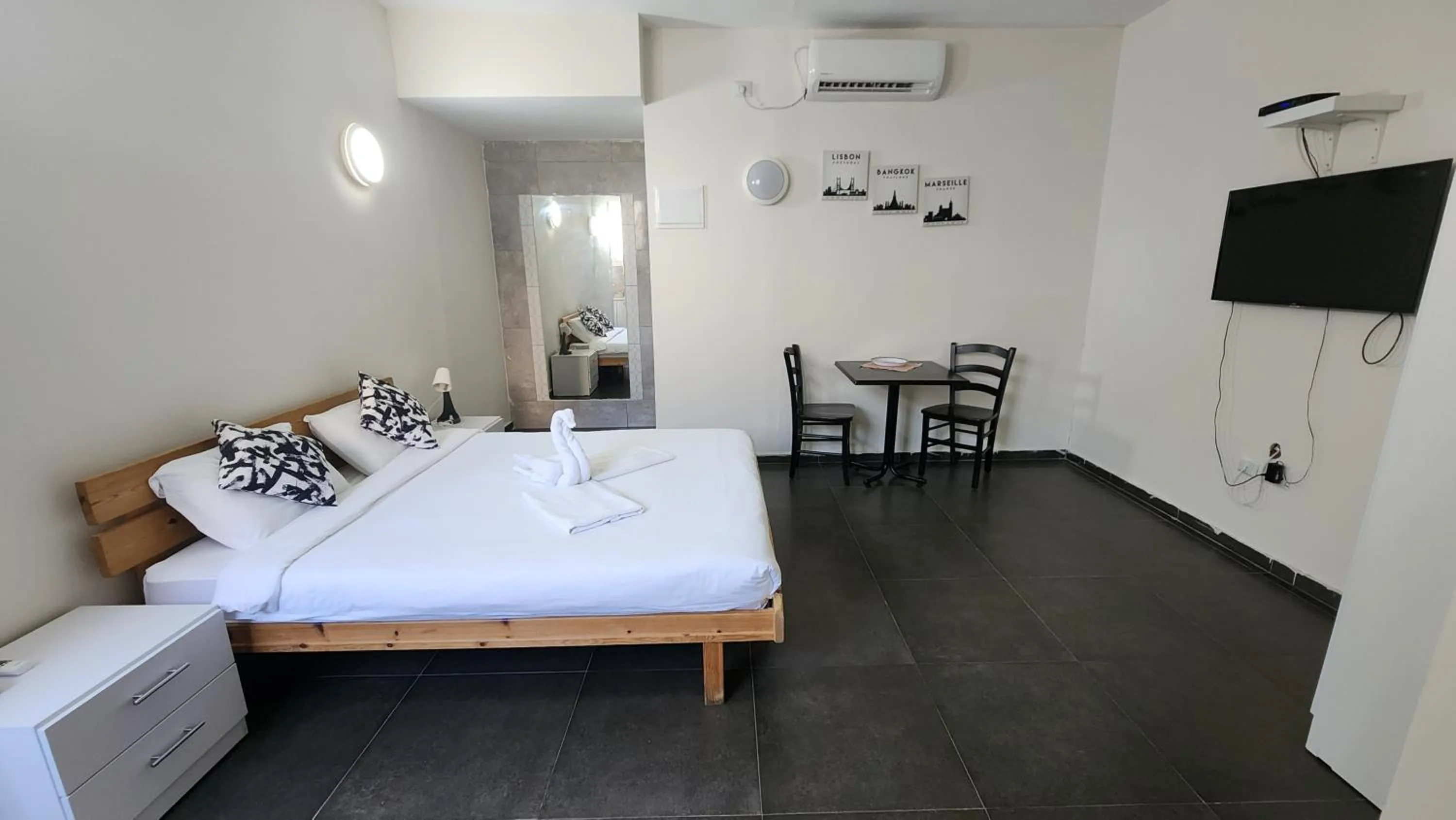 Bed in David Hameleh House