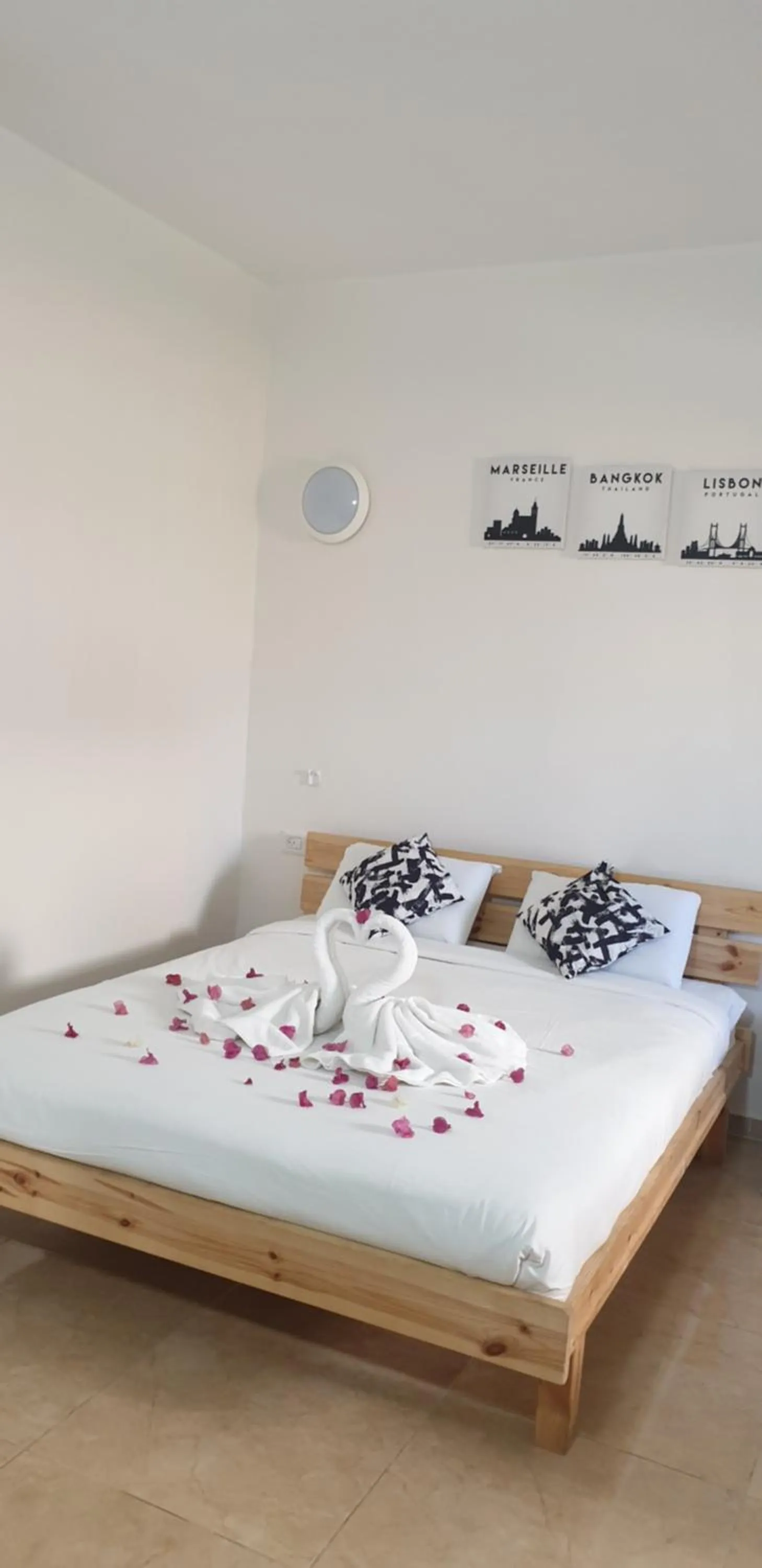 Bed in David Hameleh House