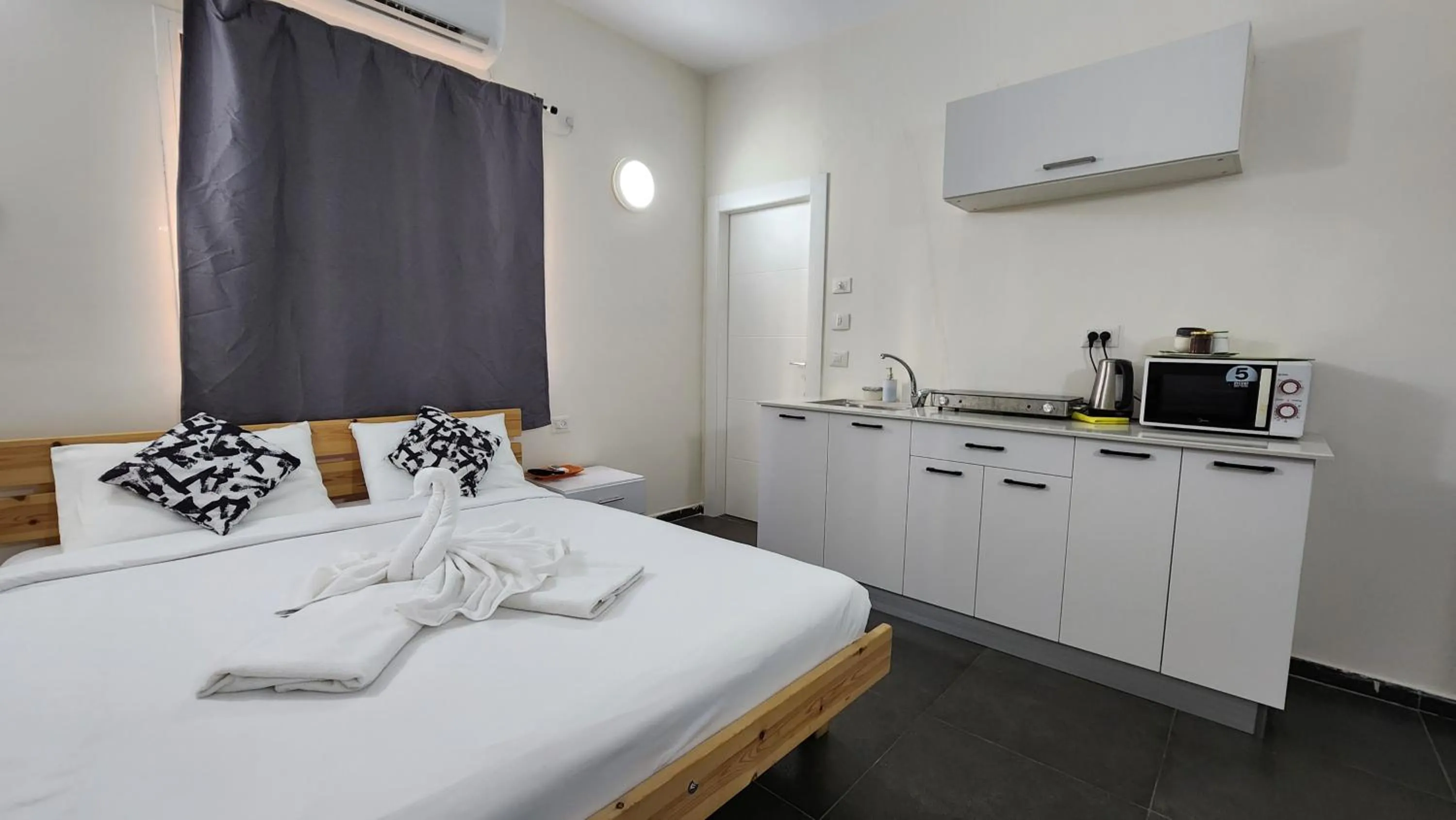 Bed in David Hameleh House