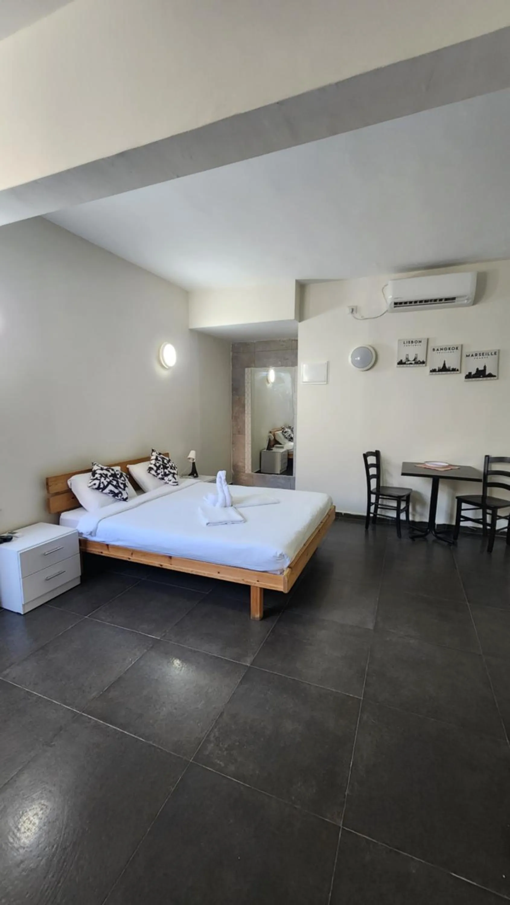 Bed in David Hameleh House