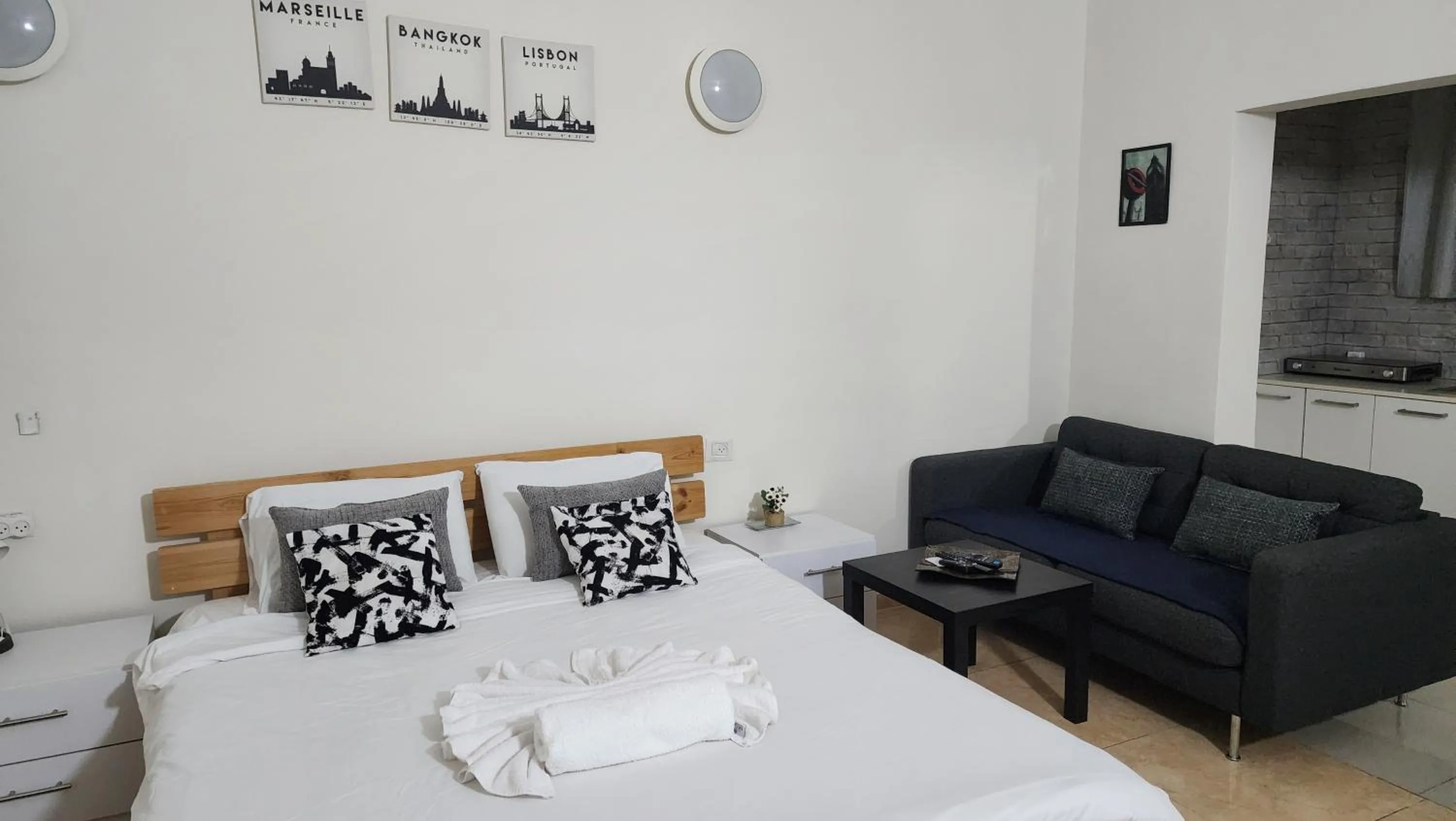 Bed in David Hameleh House