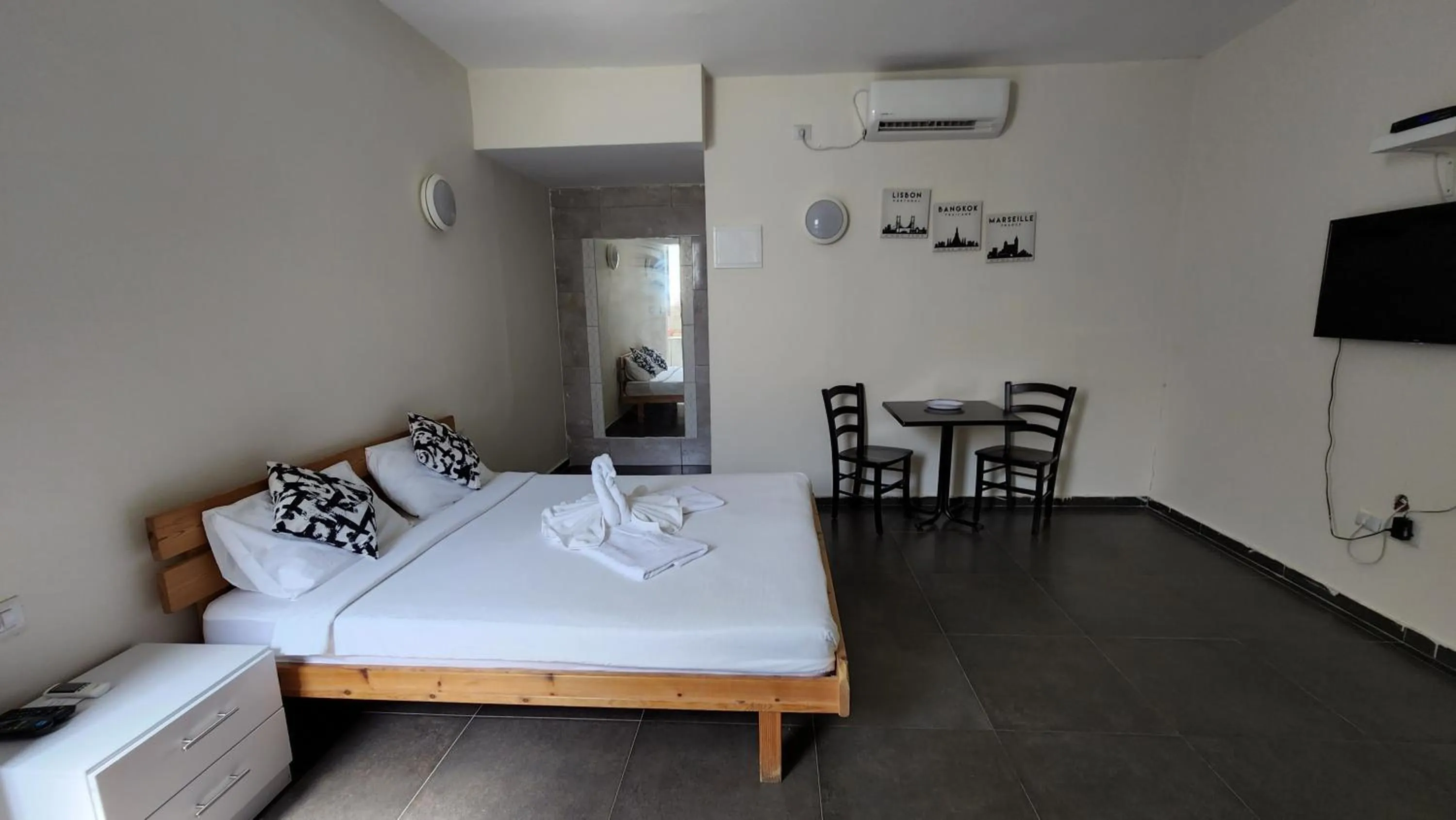 Bed in David Hameleh House