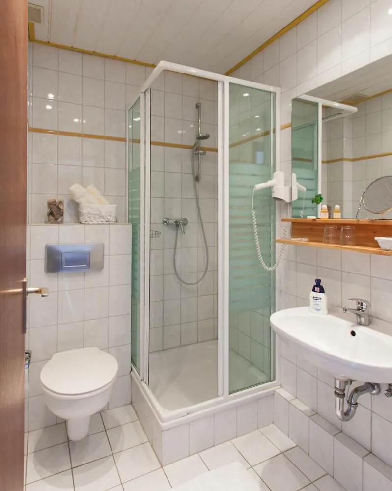 Bathroom in Gästehaus Luv und Lee