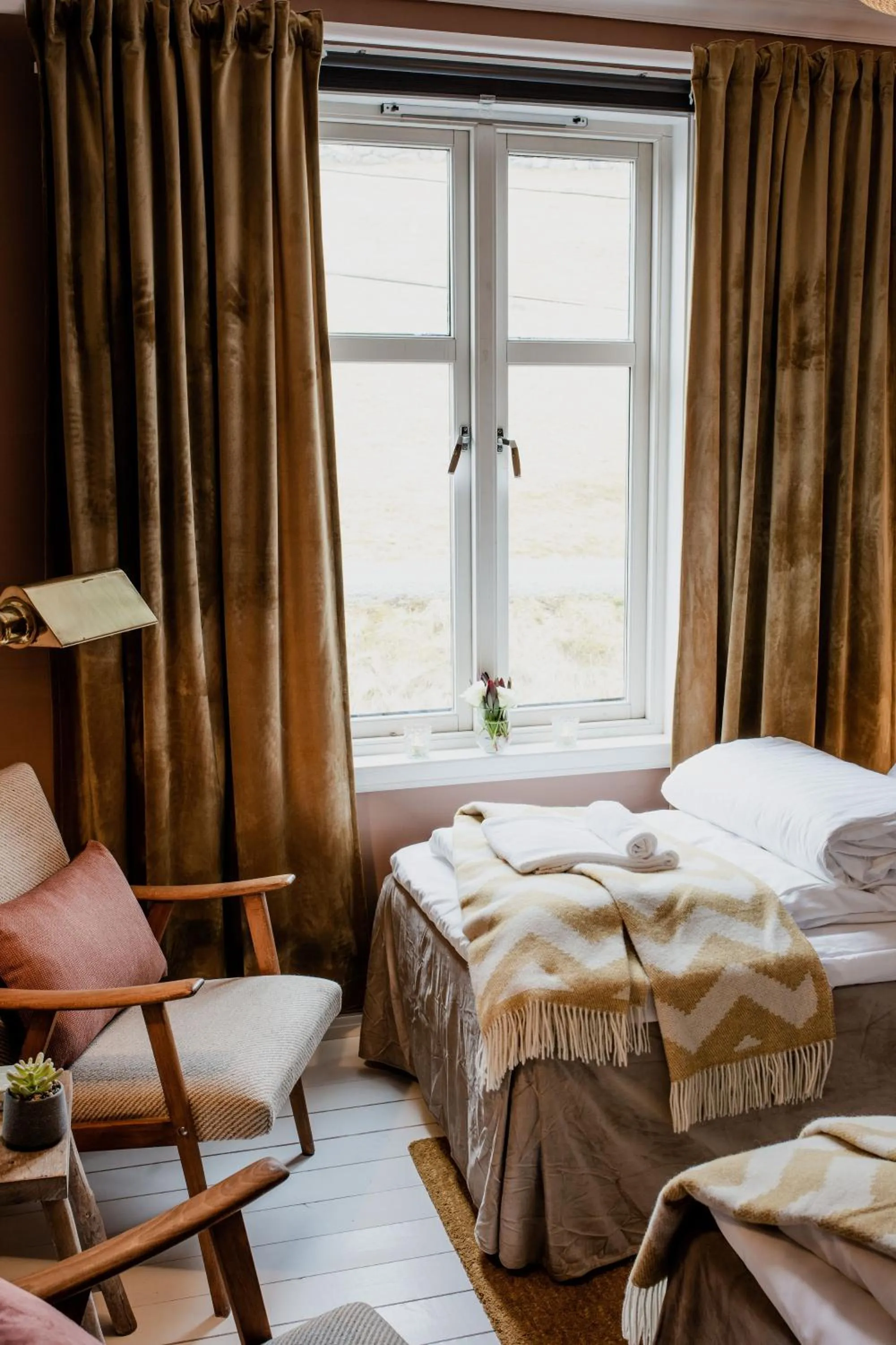 Bedroom, Bed in Fjærland Fjordstove Hotell - Huseby Hotelldrift AS