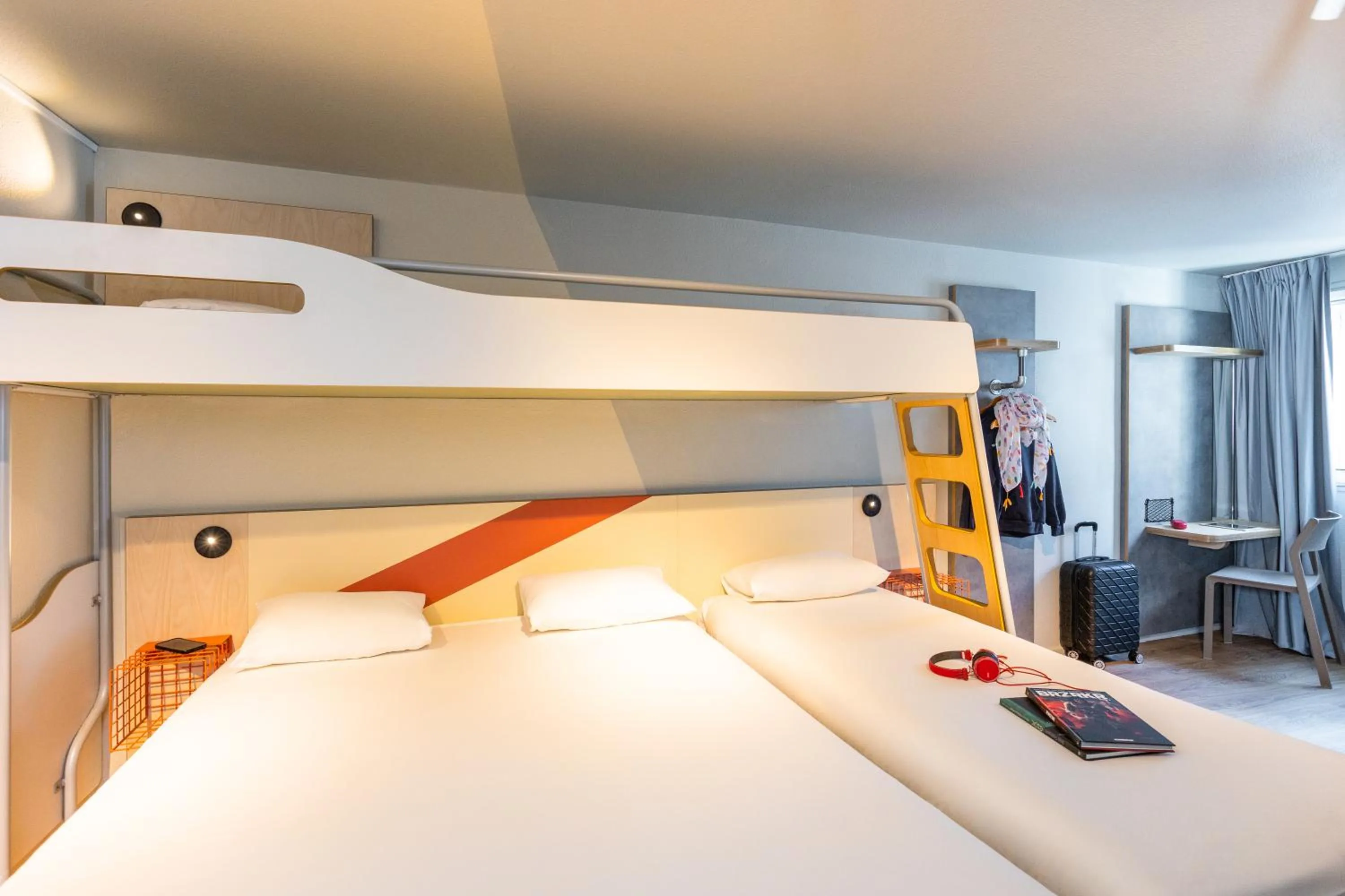 bunk bed, Bed in ibis budget Angoulême Centre