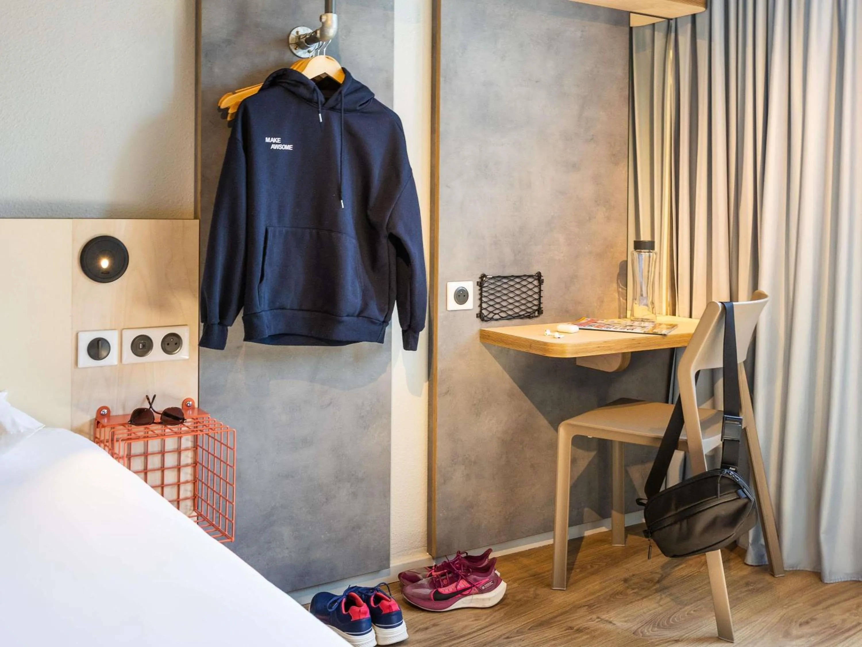 Bedroom, Bed in ibis budget Angoulême Centre