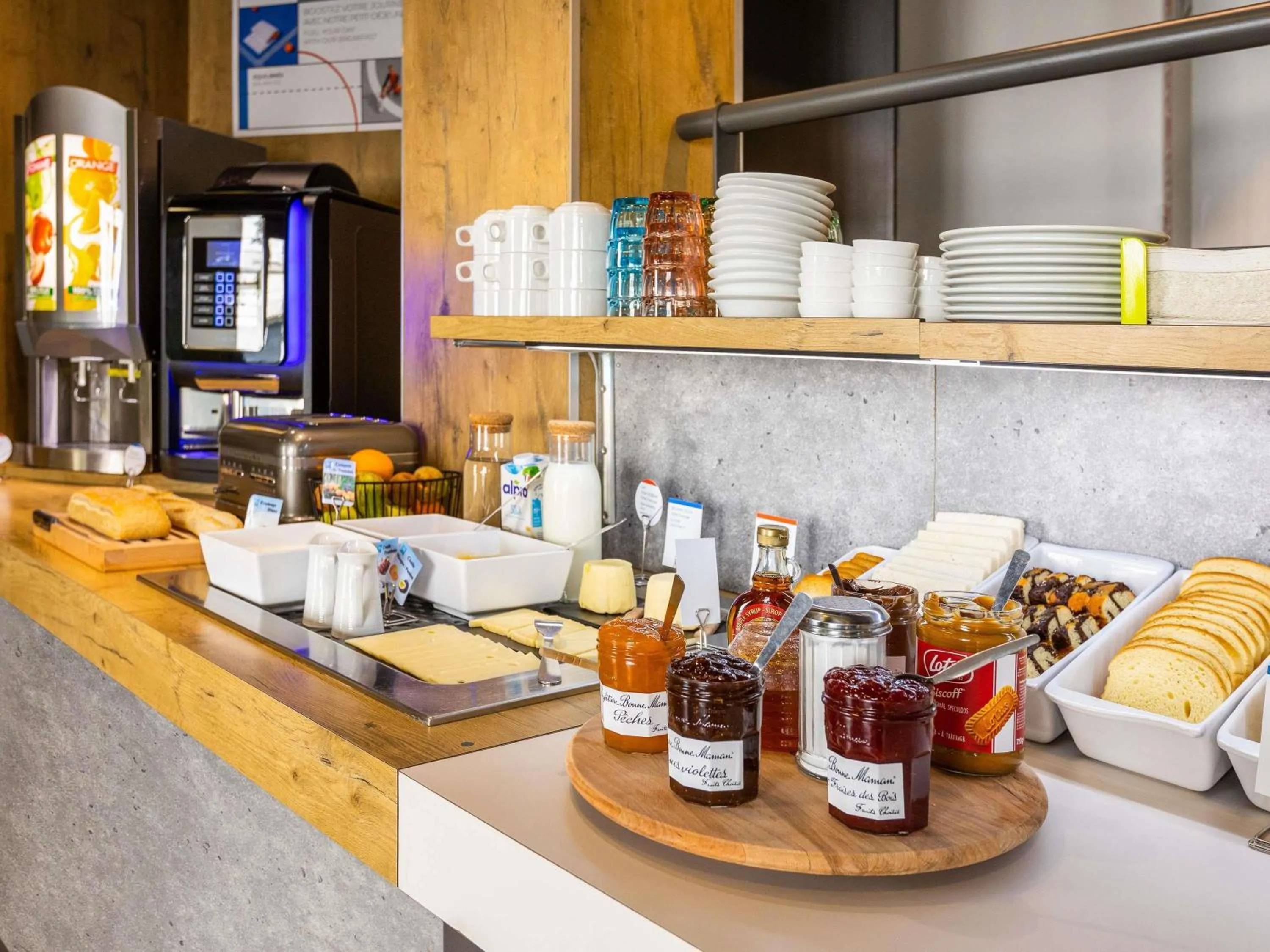 Breakfast in ibis budget Angoulême Centre