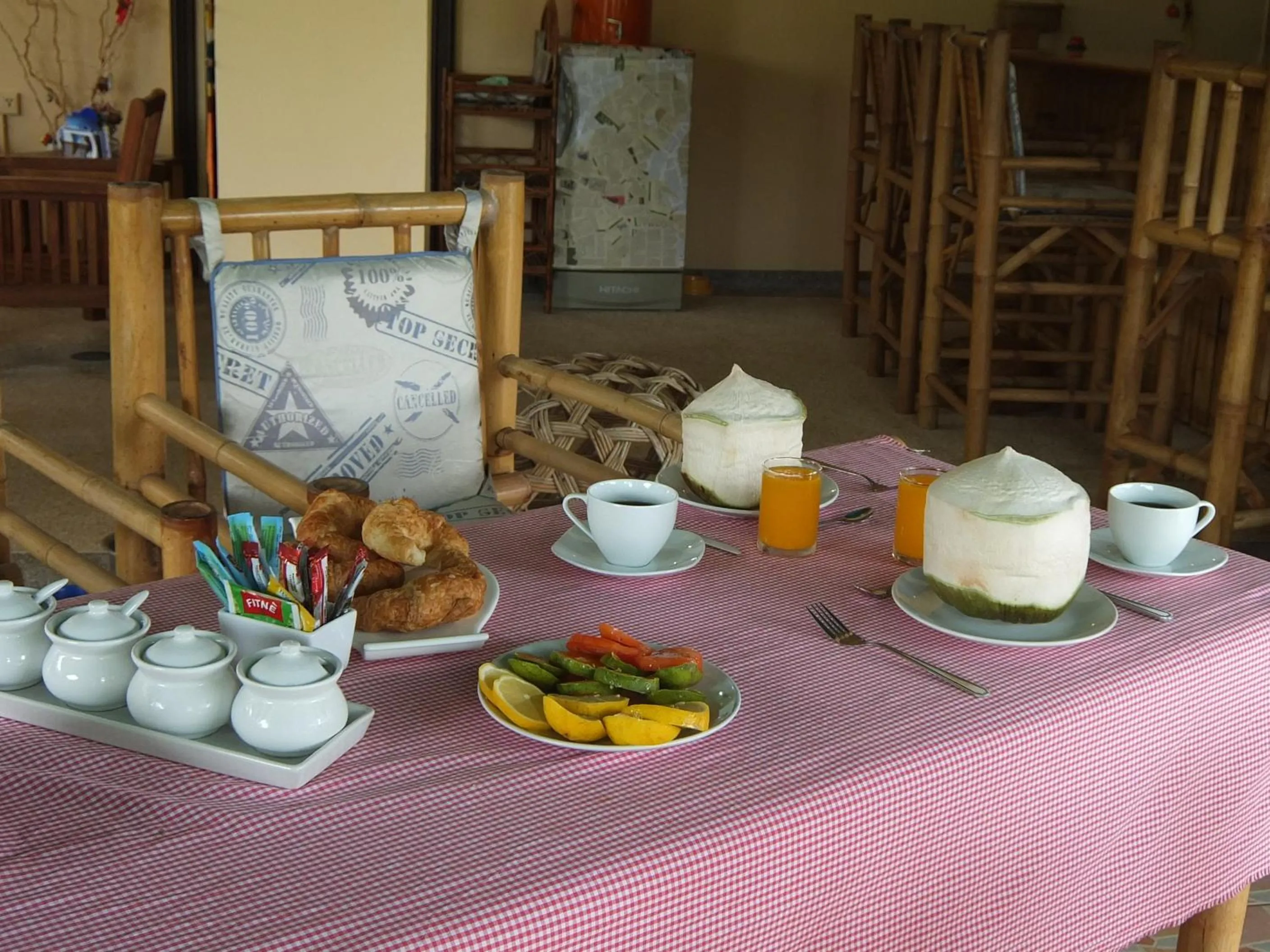 Food and drinks in Similan Hotel