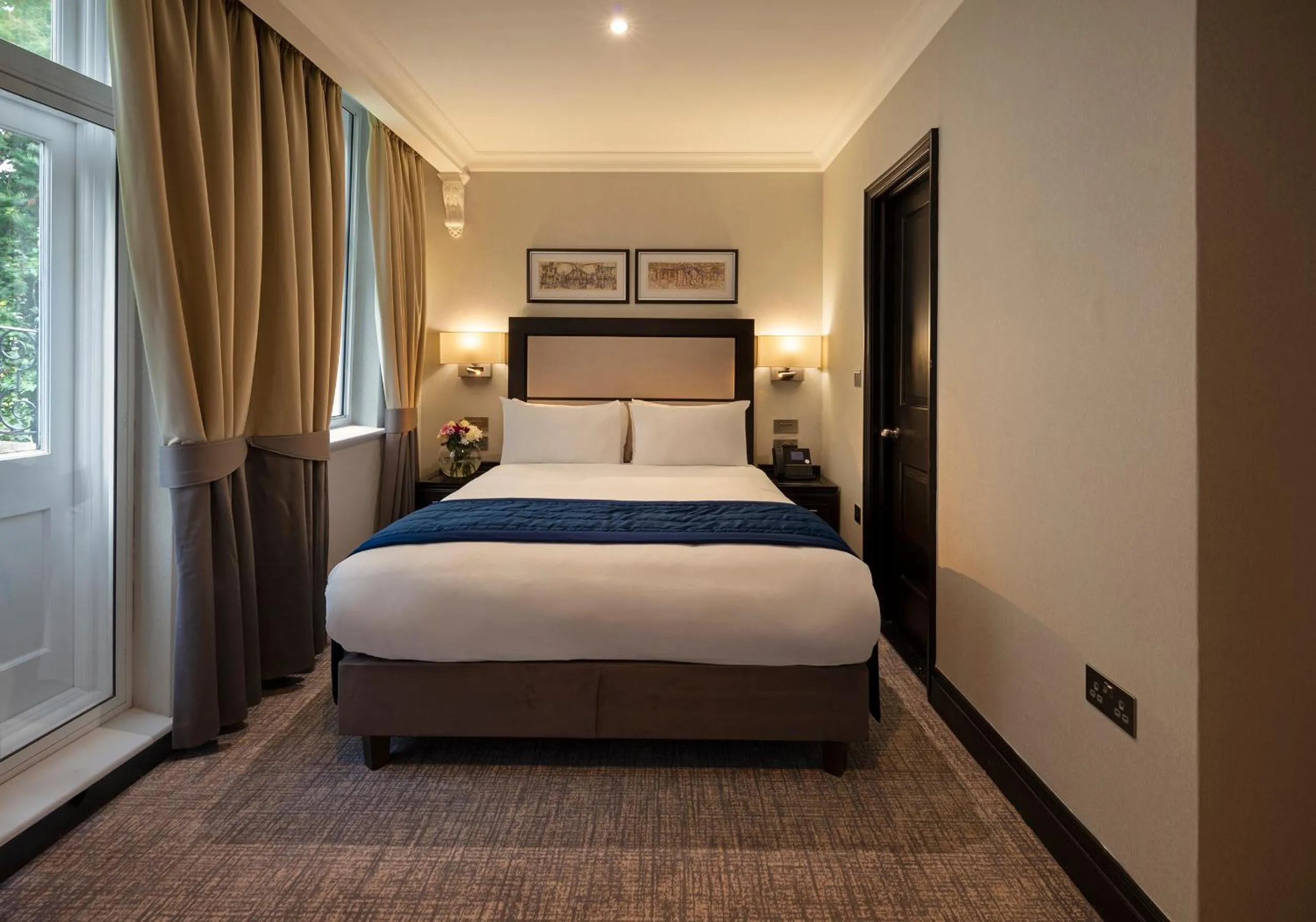 Bedroom, Bed in Wellington Hotel by Blue Orchid