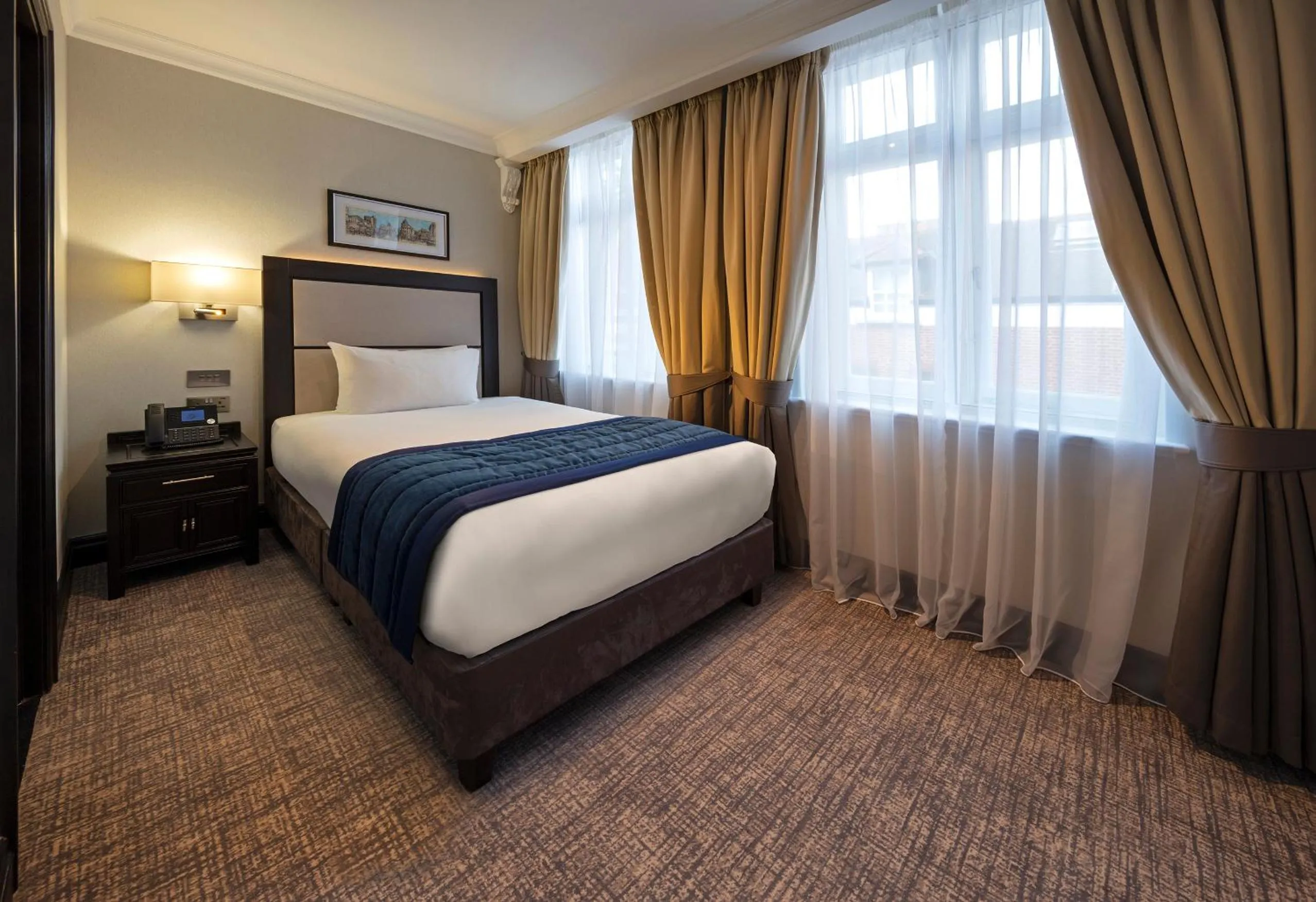 Bedroom, Bed in Wellington Hotel by Blue Orchid