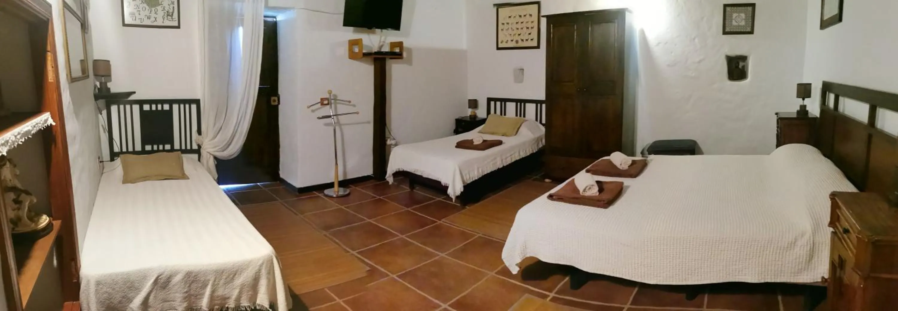 Decorative detail, Bed in Villa Cecilio