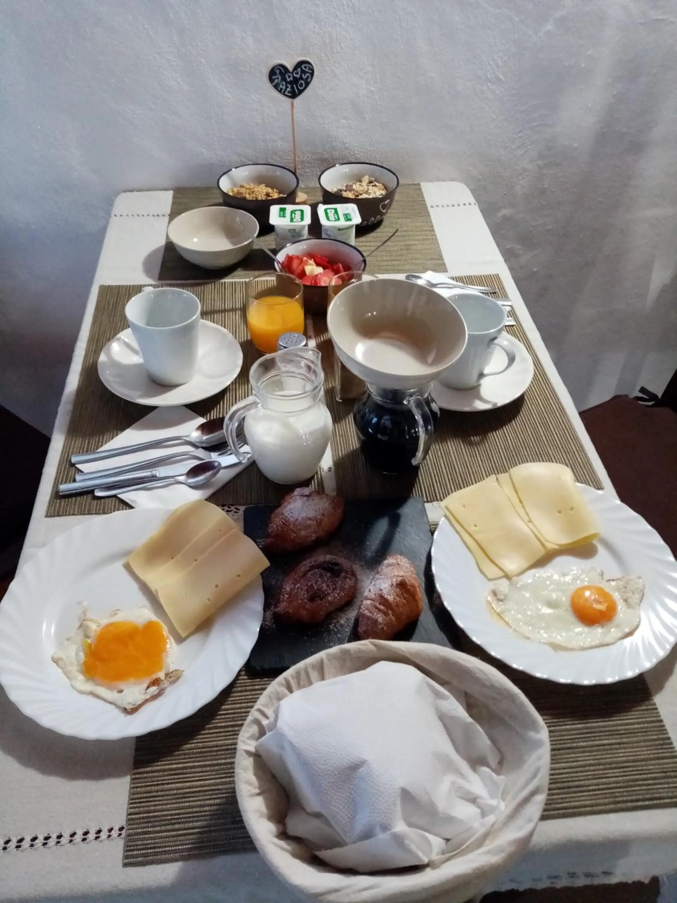 Breakfast in Villa Cecilio