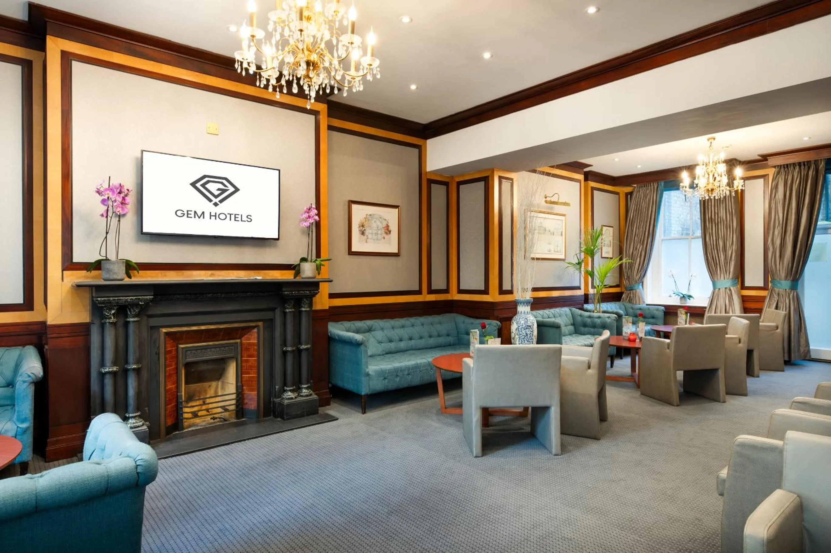 Seating area in Gem Langham Court Hotel