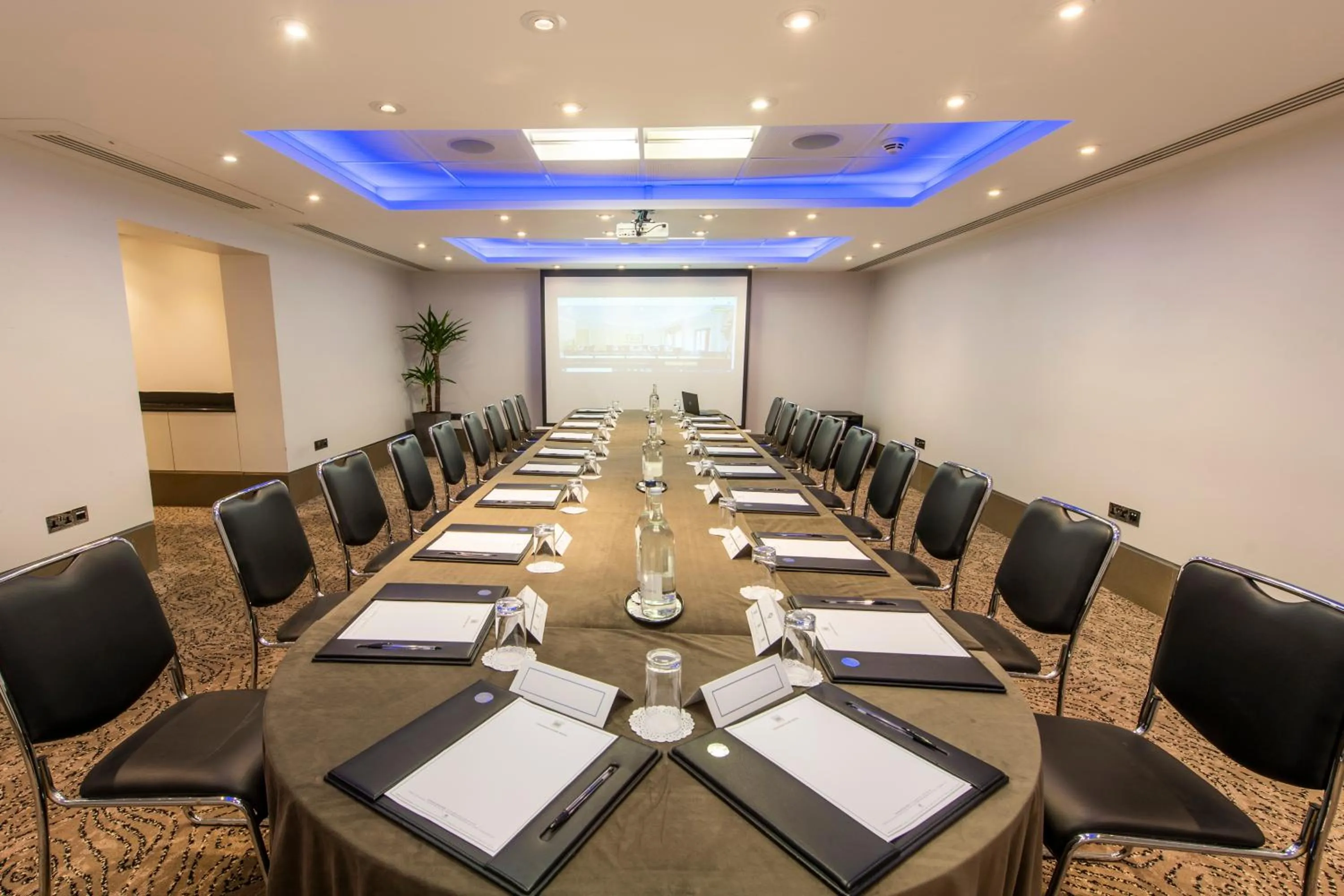 Meeting/conference room in Gem Langham Court Hotel