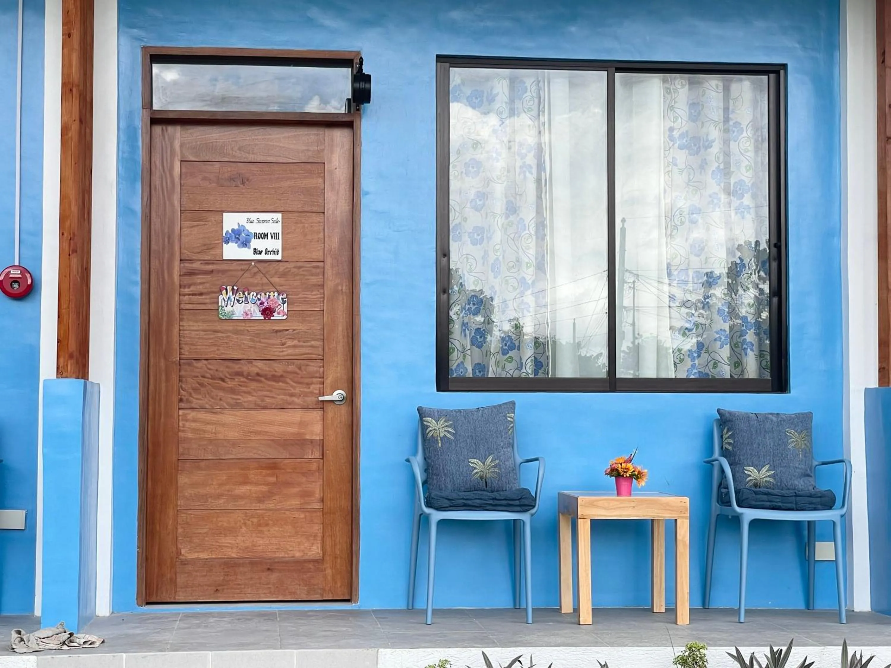 Blue Summer Suites & Restaurant