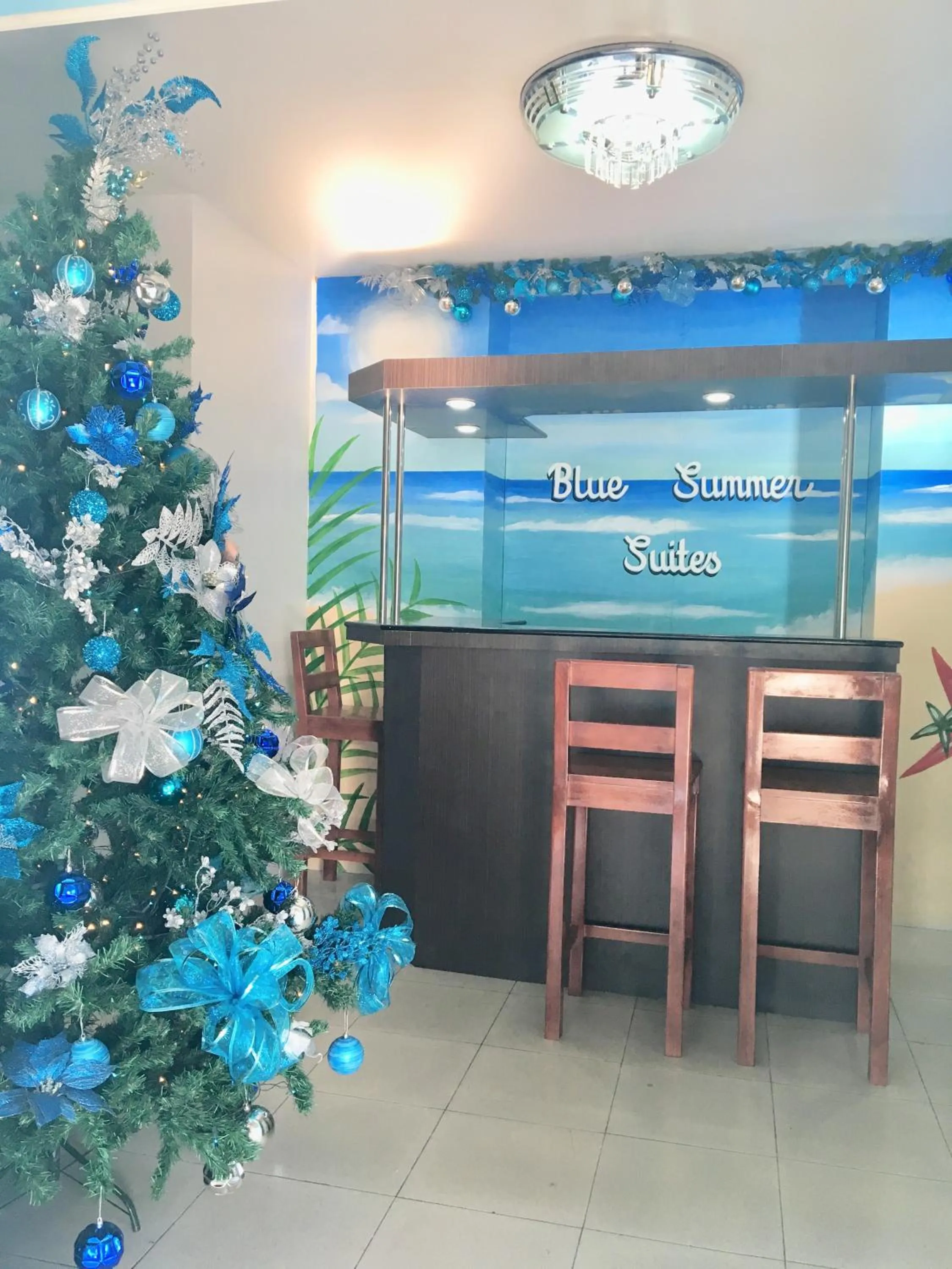 Blue Summer Suites & Restaurant