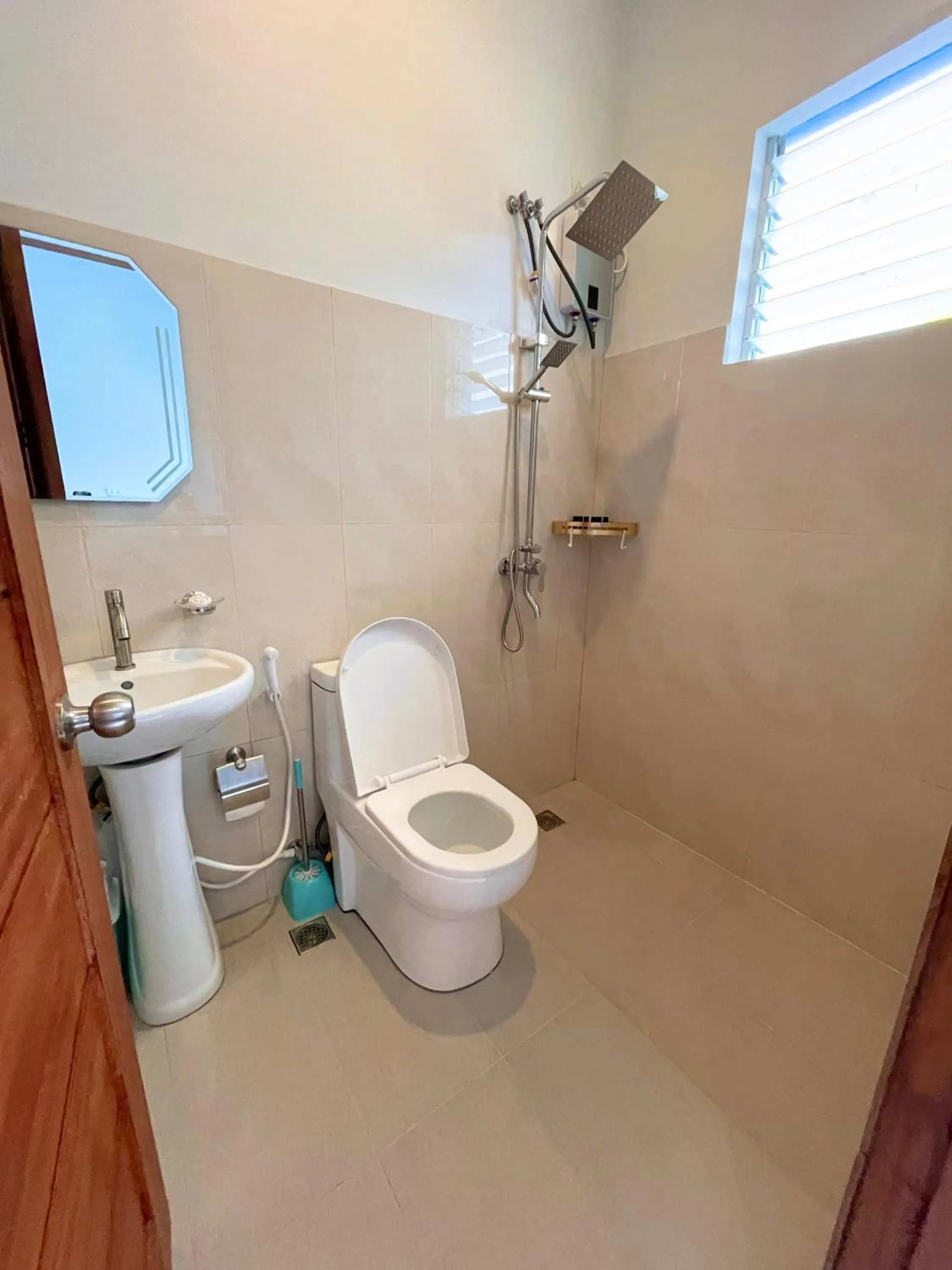 Blue Summer Suites & Restaurant