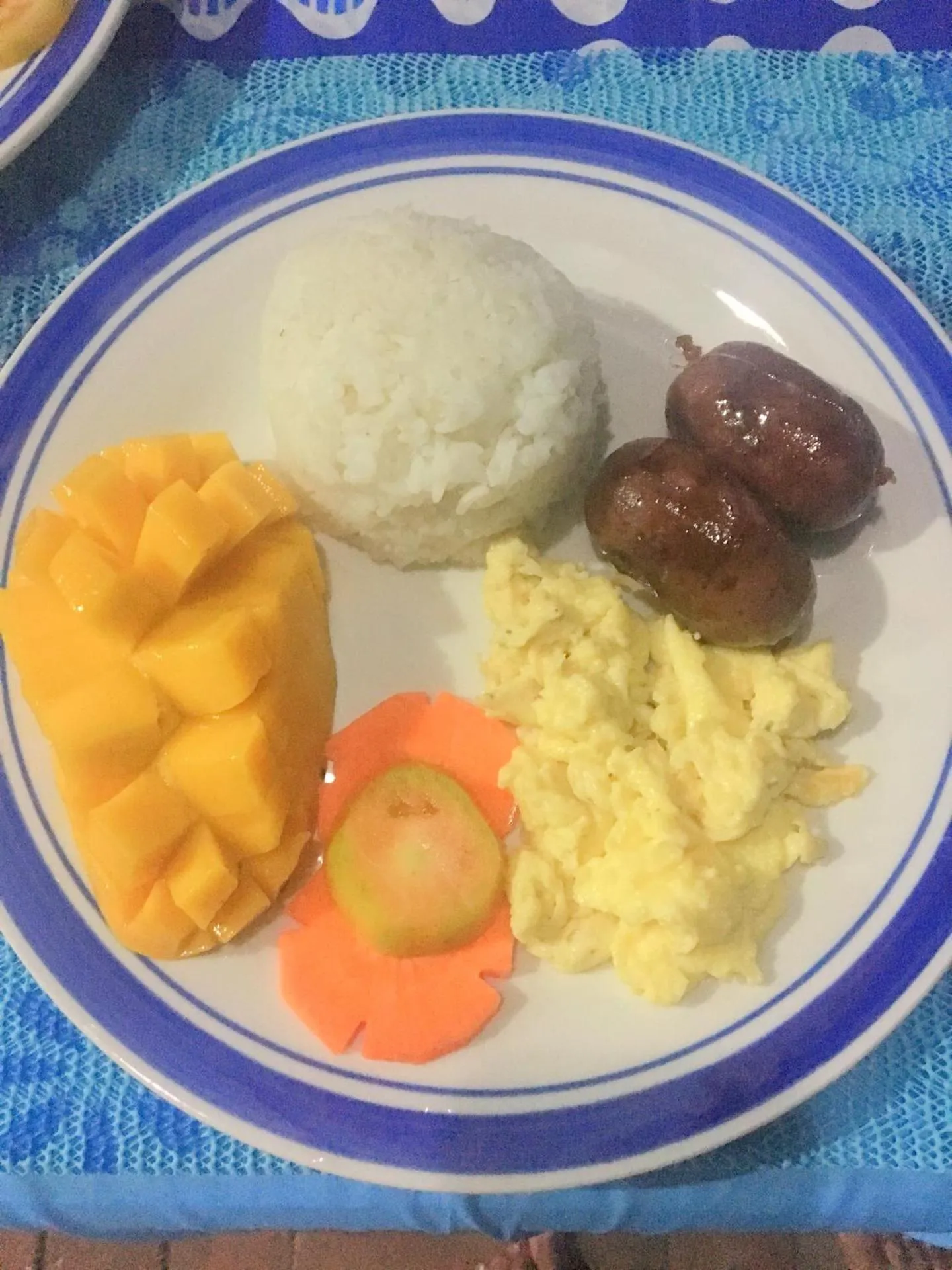 Breakfast in Blue Summer Suites & Restaurant