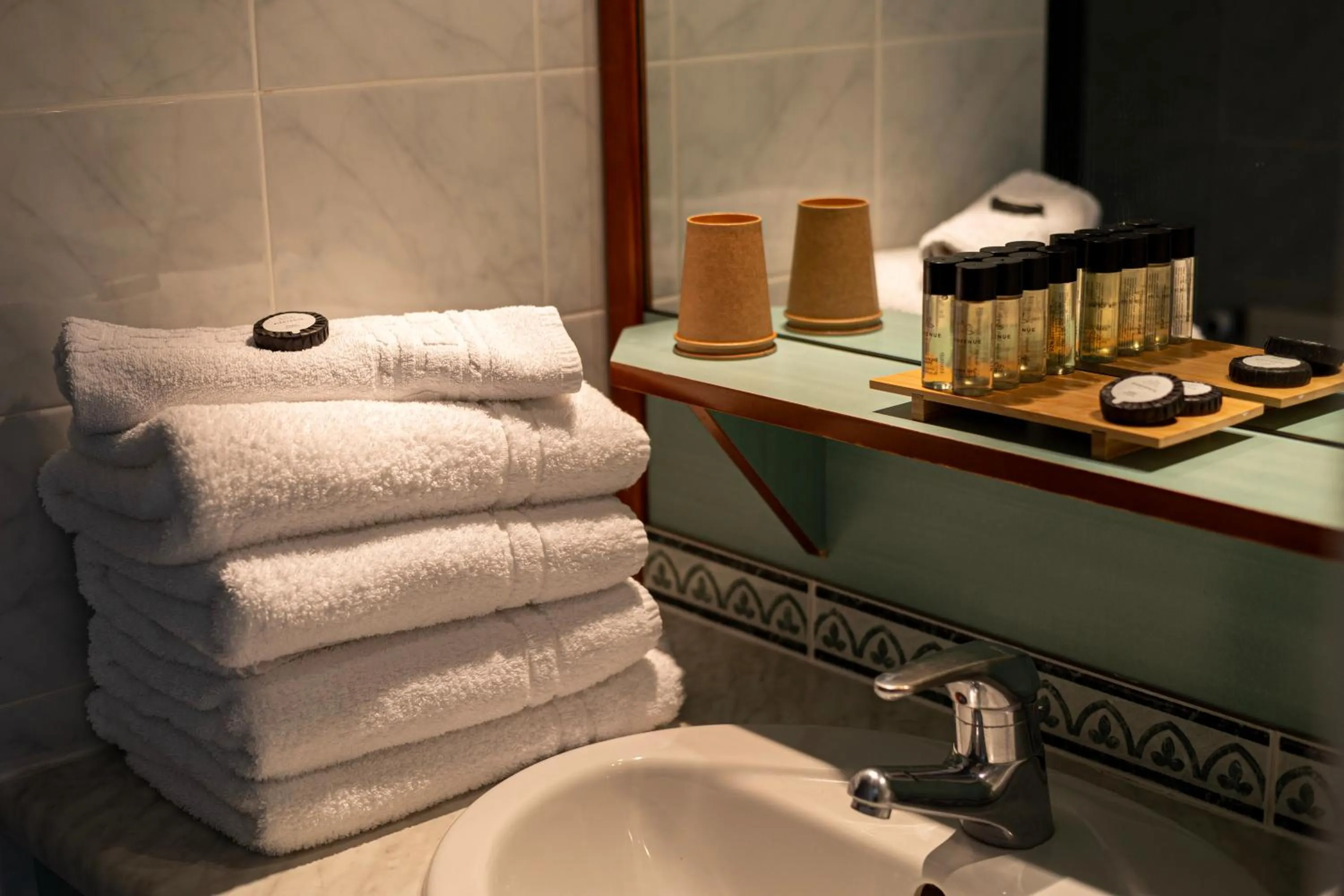 Bathroom in Hôtel les Bergeronnettes