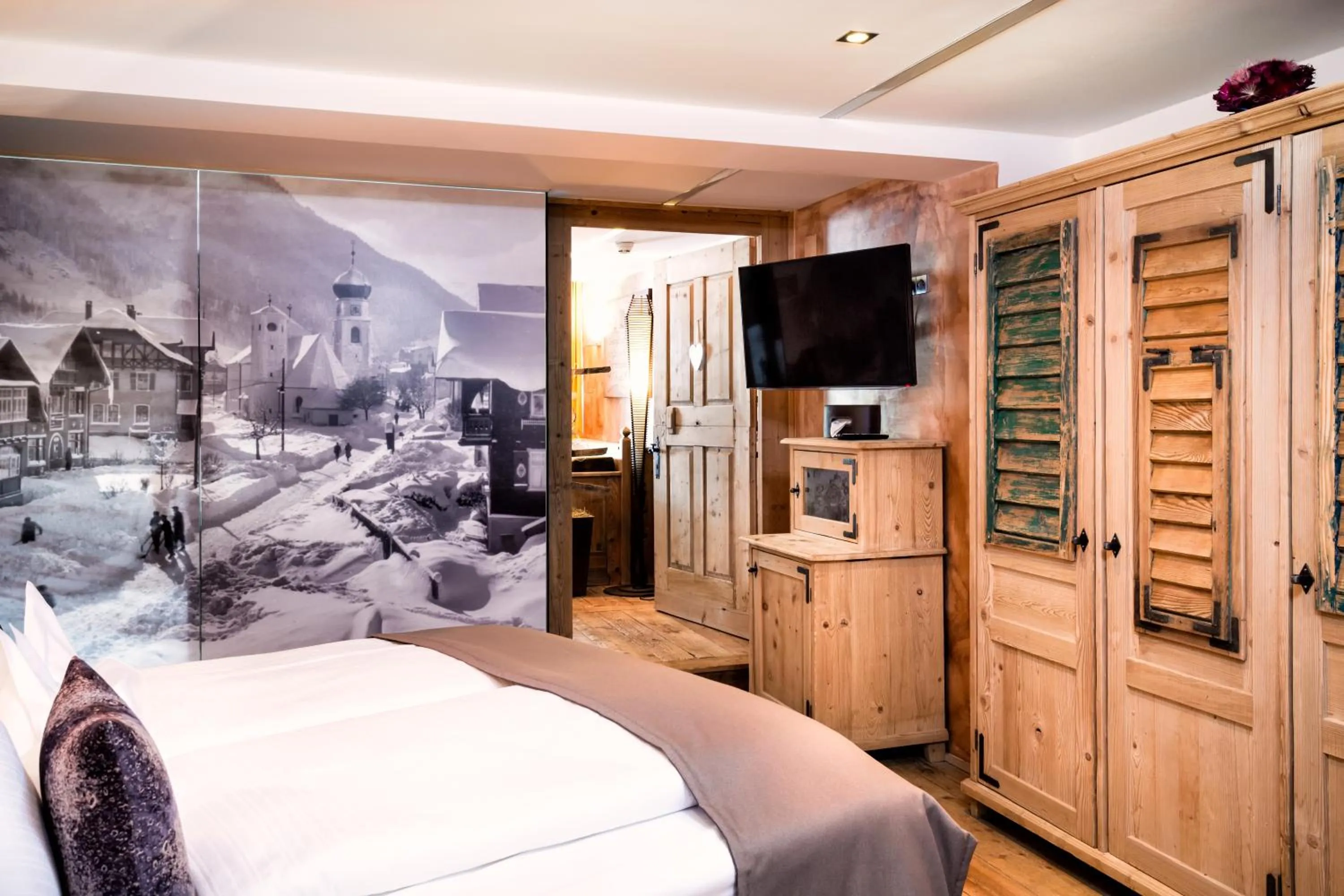 Bed in Raffl's St. Antoner Hof