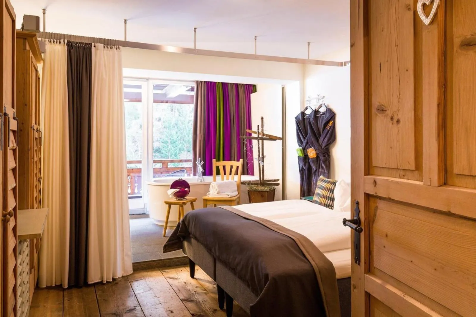 Photo of the whole room, Bed in Raffl's St. Antoner Hof