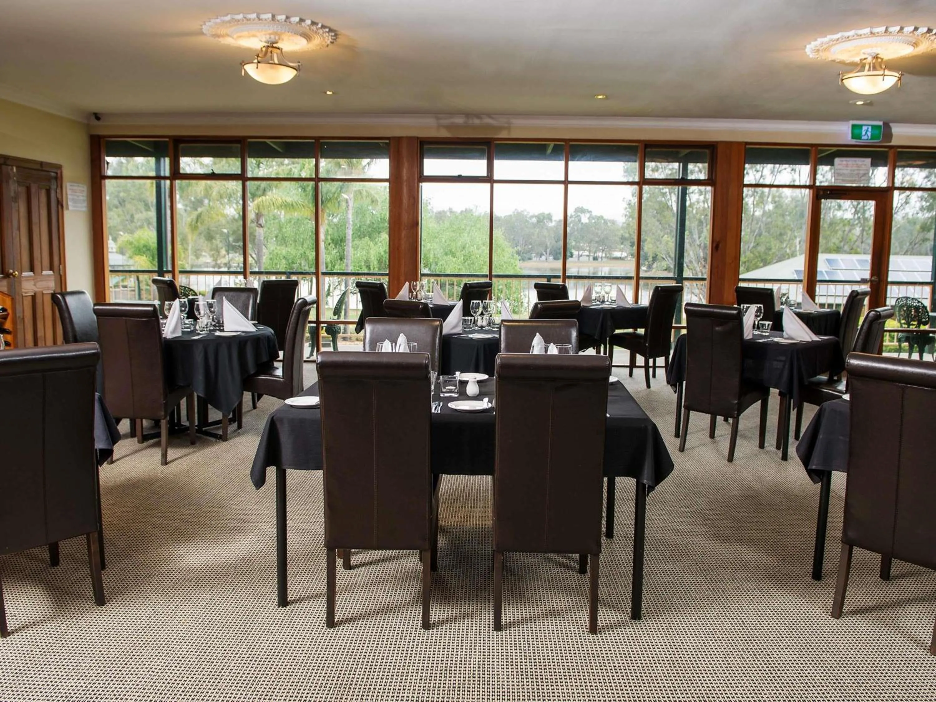 Restaurant/places to eat in Clare Country Club
