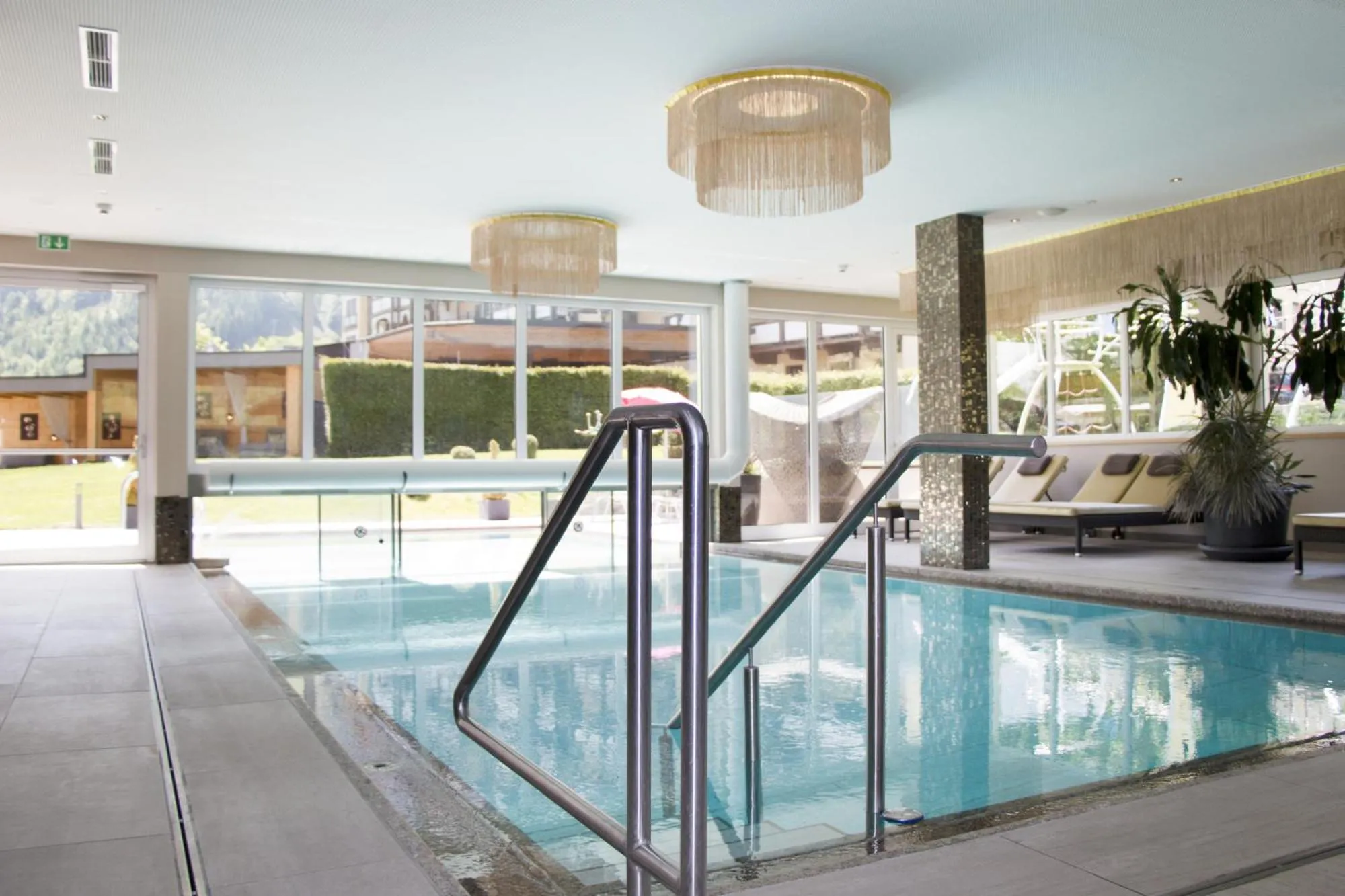 Swimming pool in Liebes Caroline 4-Sterne-Hotel