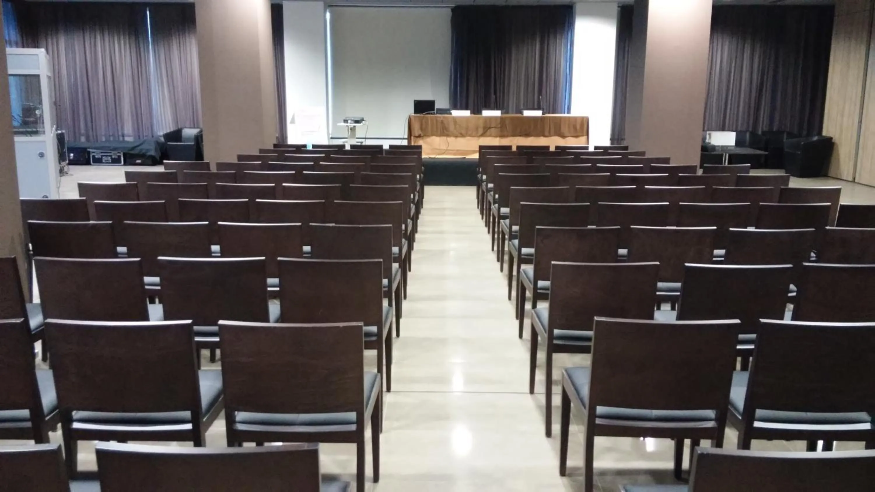 Meeting/conference room in Sercotel Hola Tafalla