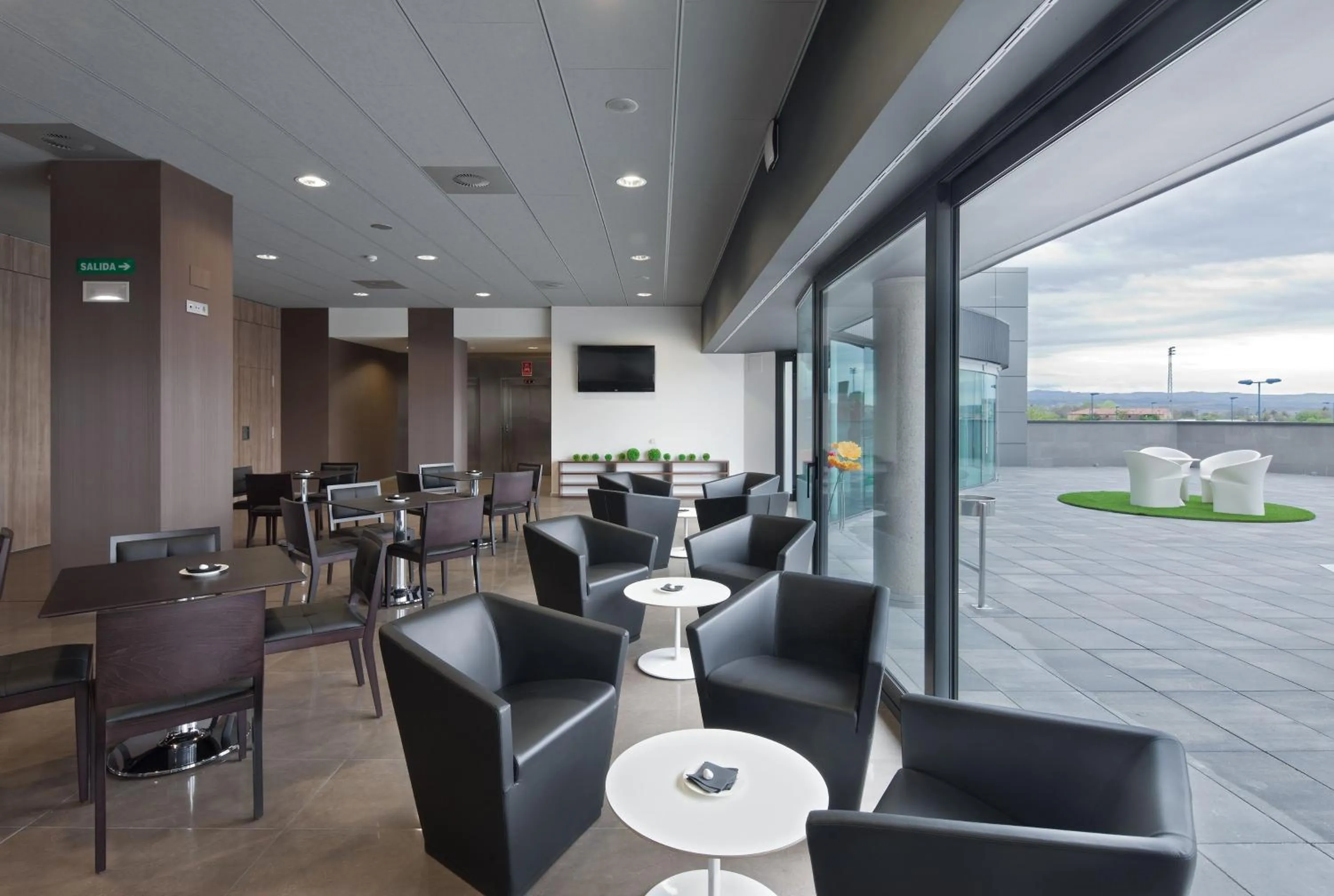 Lounge or bar in Sercotel Hola Tafalla