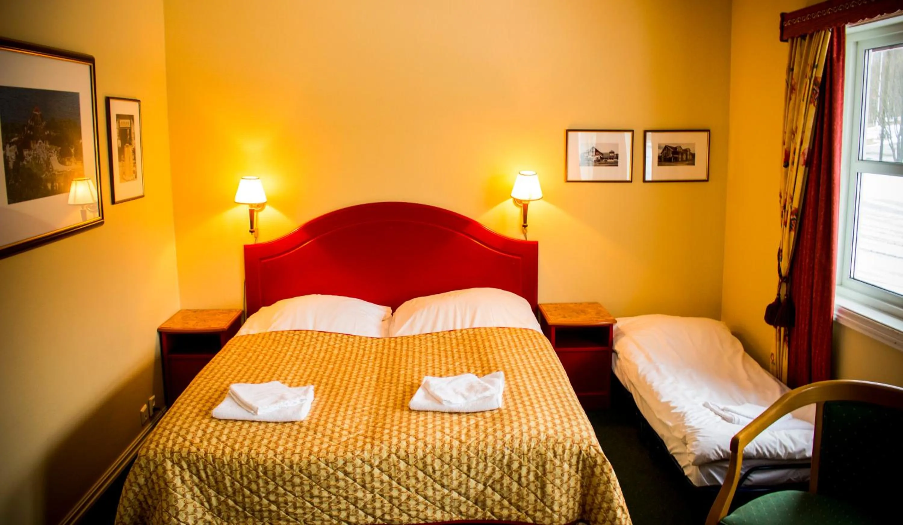 Spring, Bed in Tysfjord Hotel