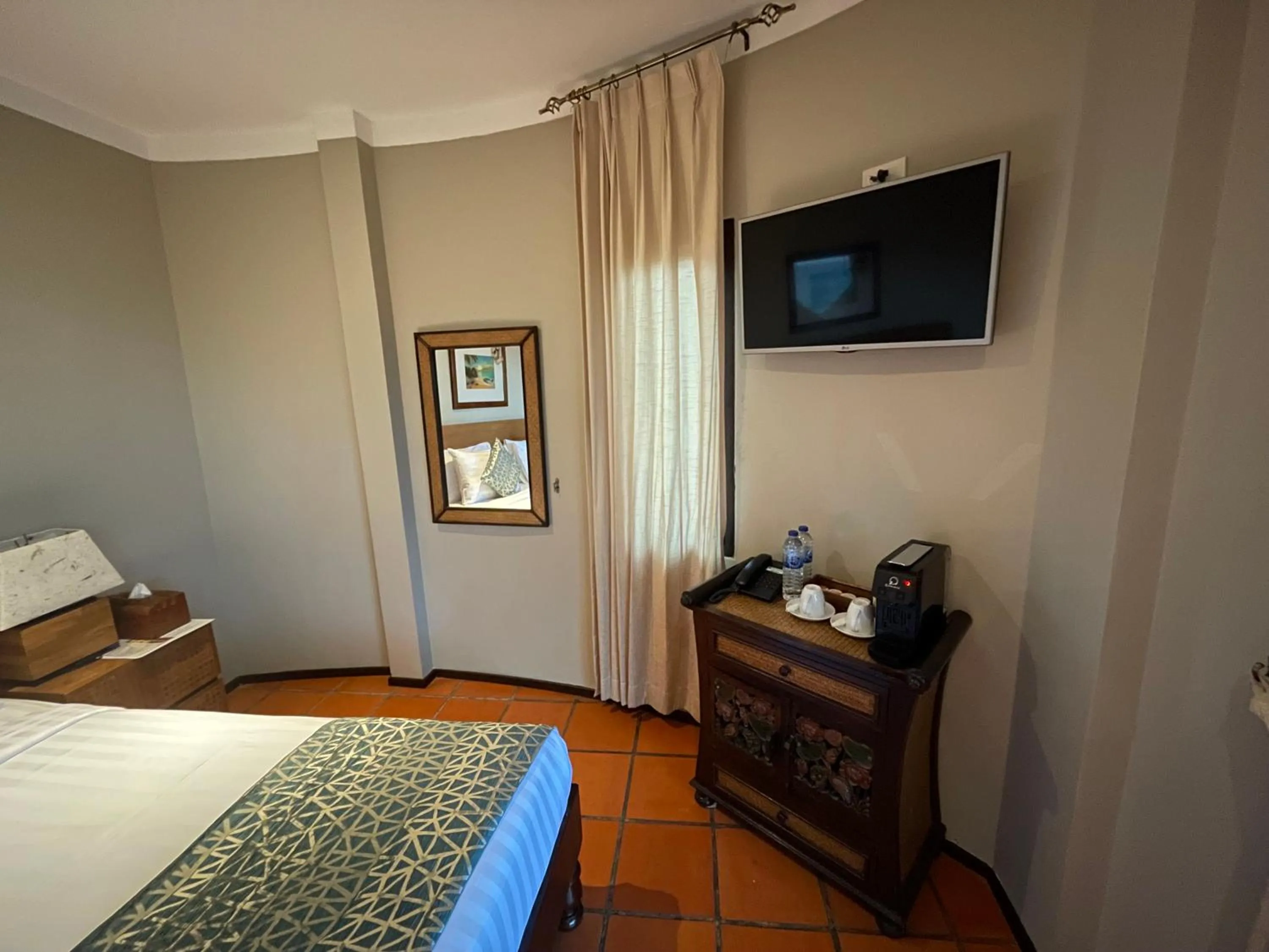 TV and multimedia, Bed in Beyond The Blue Horizon Boutique Bungalows