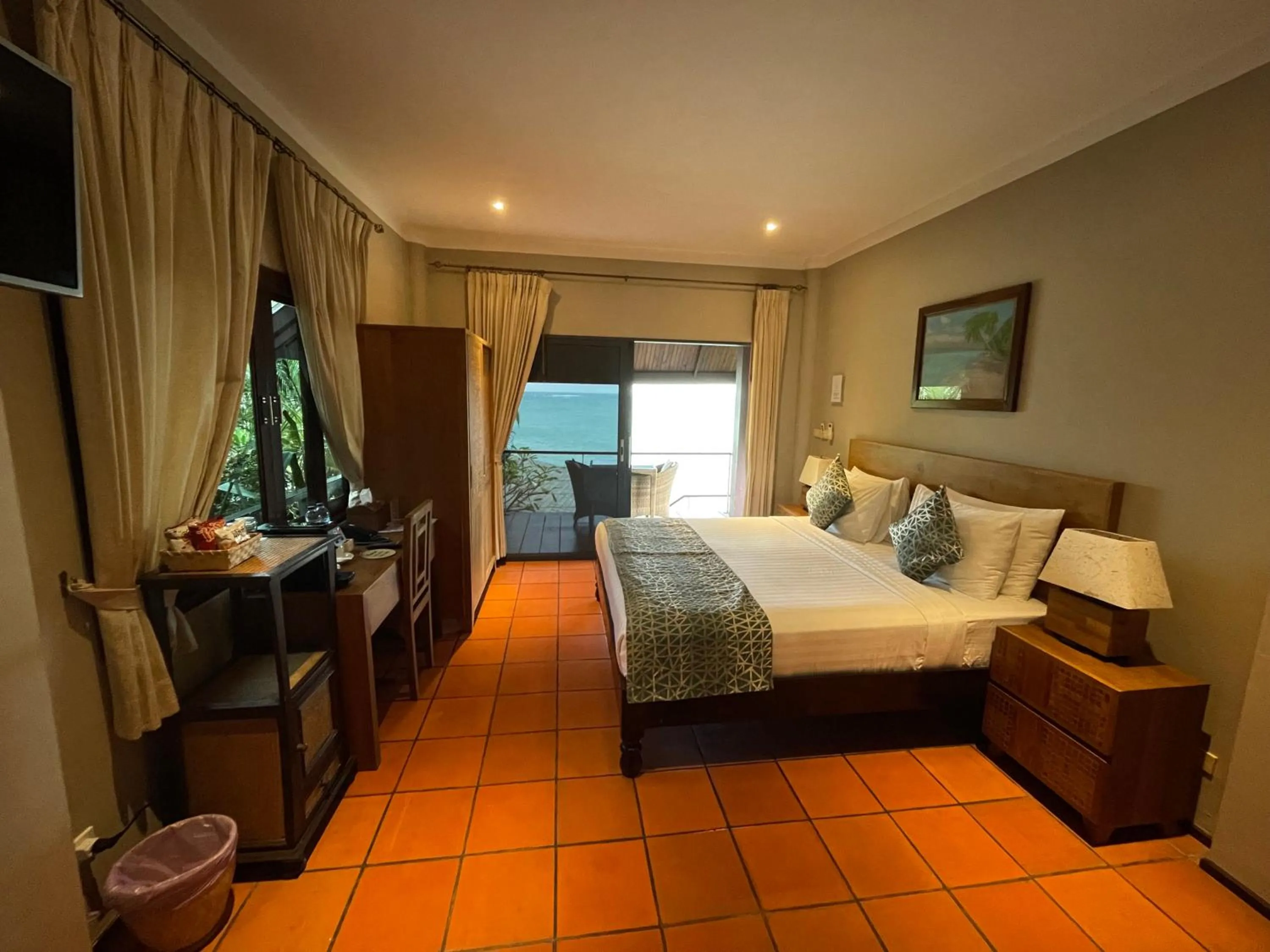 TV and multimedia, Bed in Beyond The Blue Horizon Boutique Bungalows