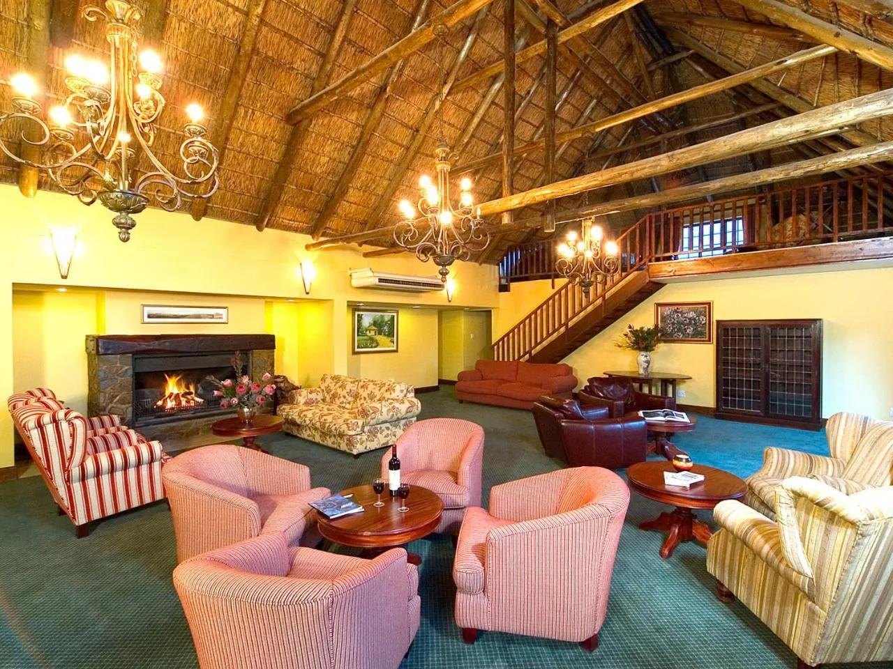 Communal lounge/ TV room in Hogsback Arminel Hotel