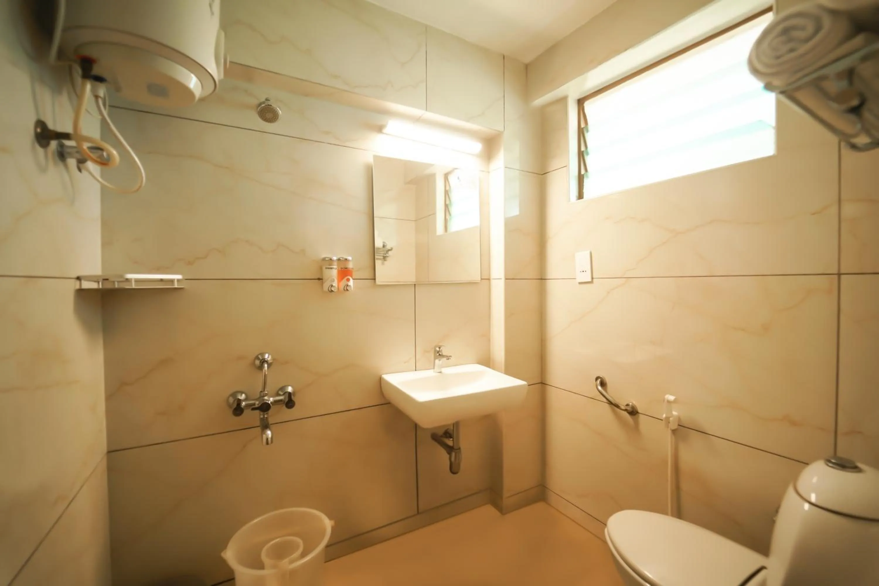 Shower in Hotel Jc Grand