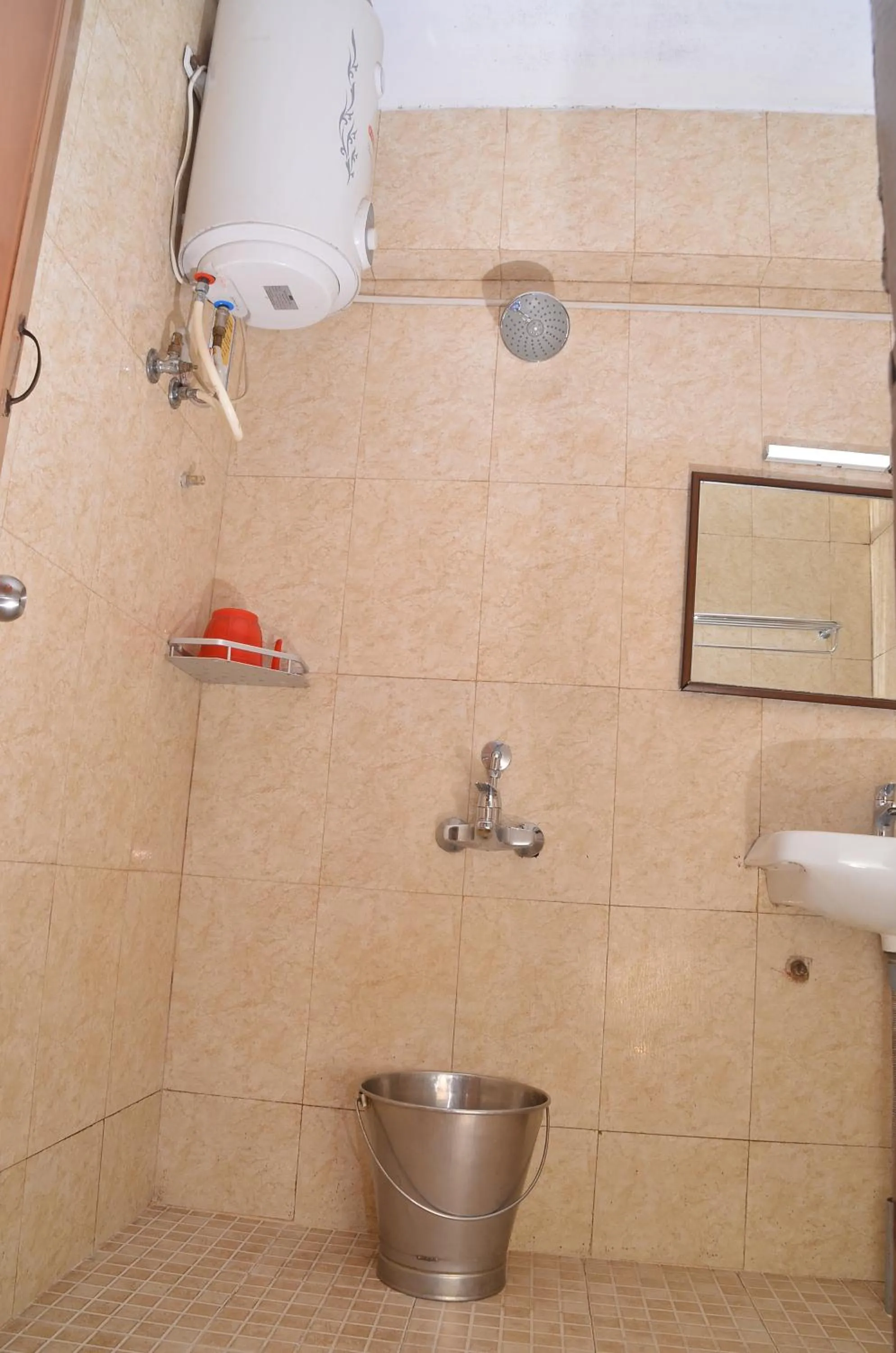 Shower in Hotel Jc Grand