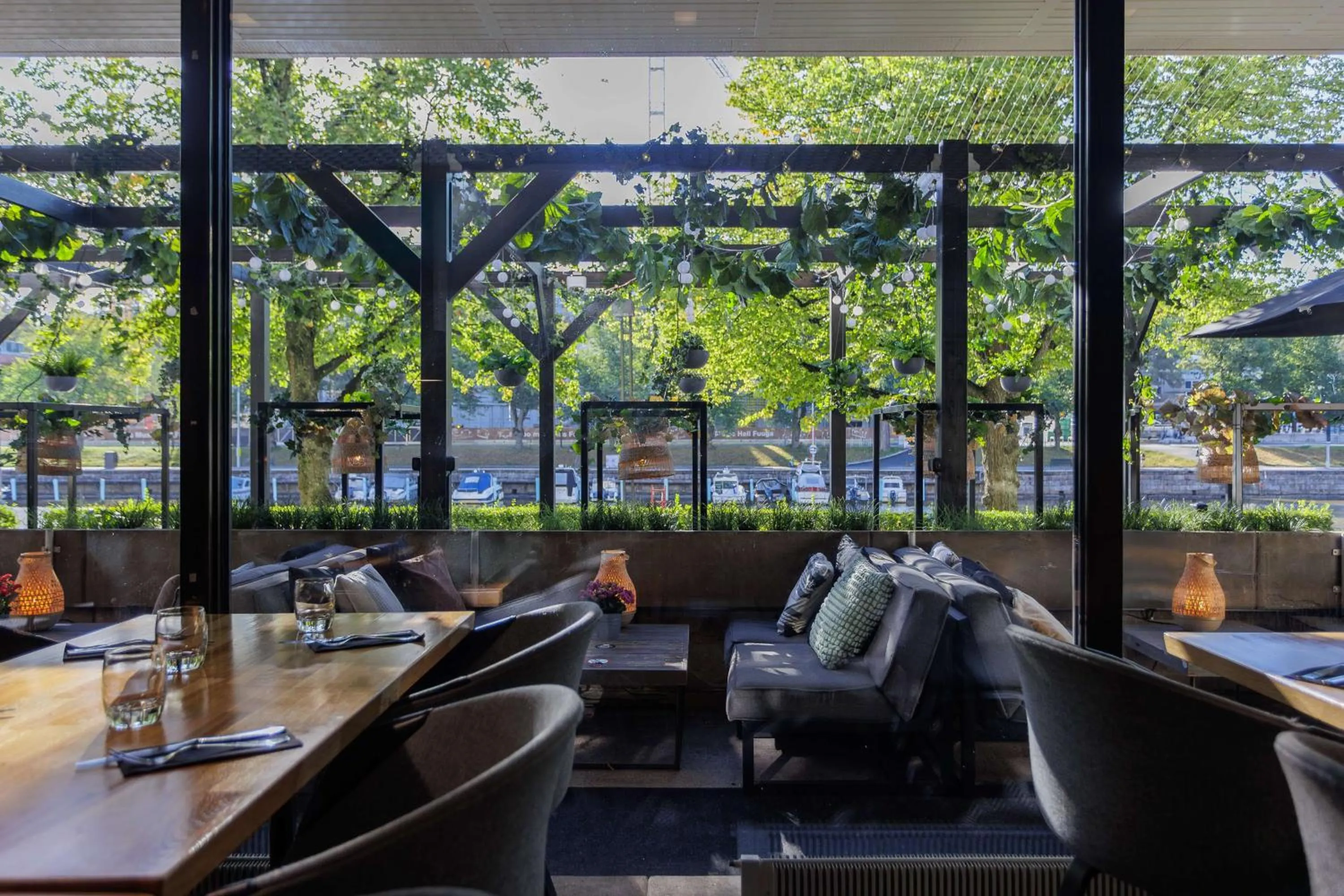 Restaurant/places to eat in Radisson Blu Marina Palace Hotel, Turku