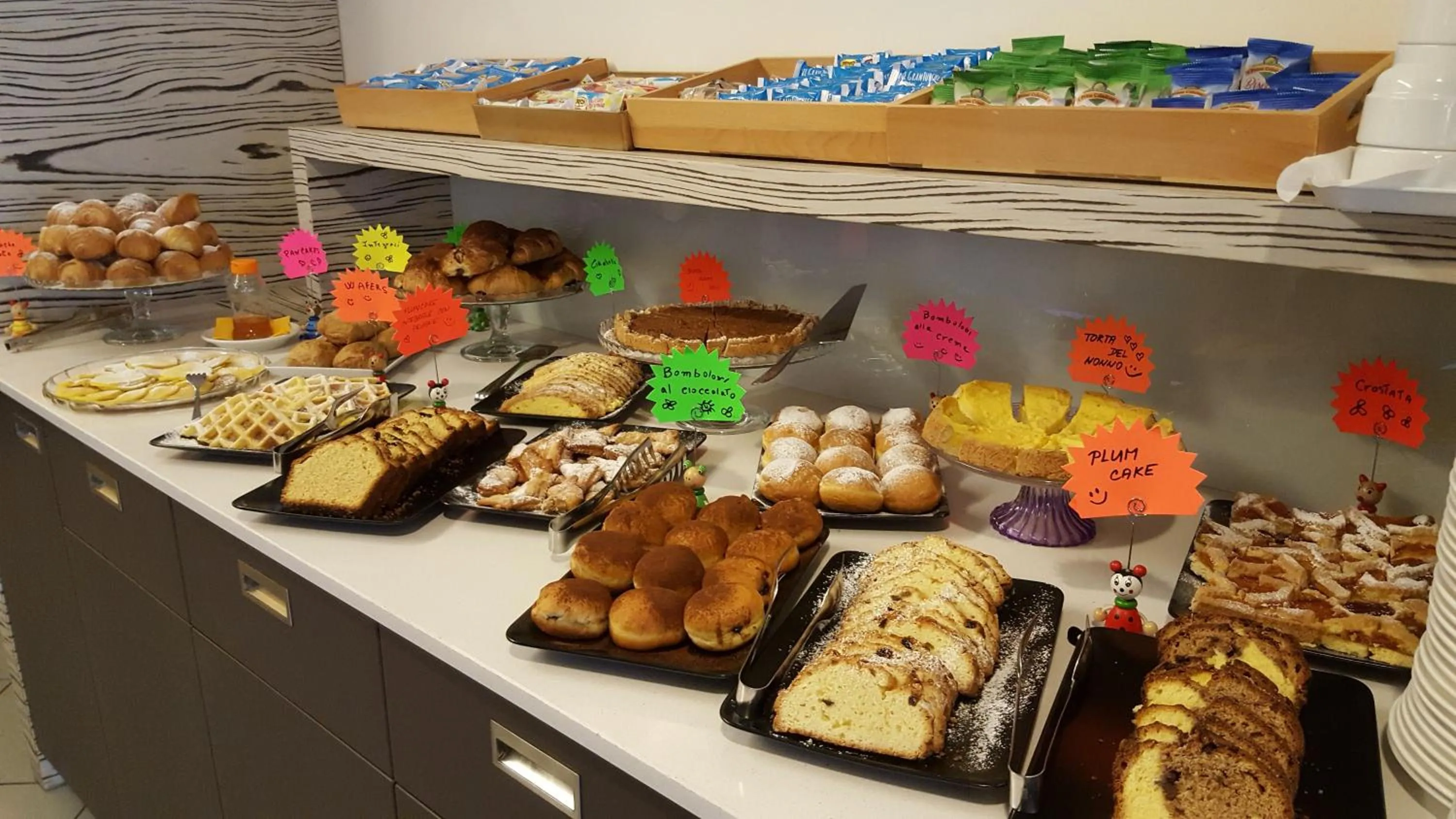 Restaurant/places to eat in Hotel Ambra