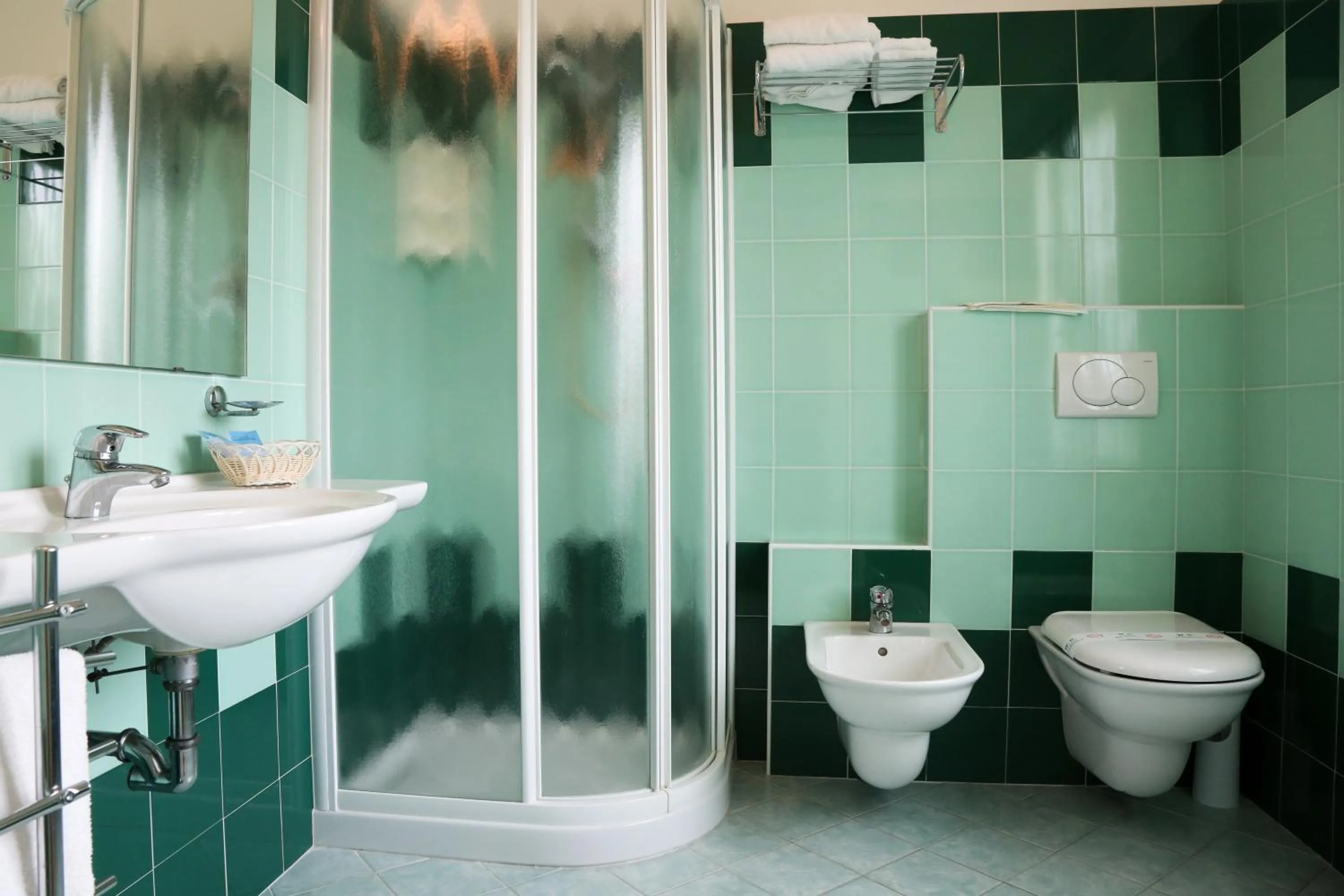 Shower in Hotel Ambra