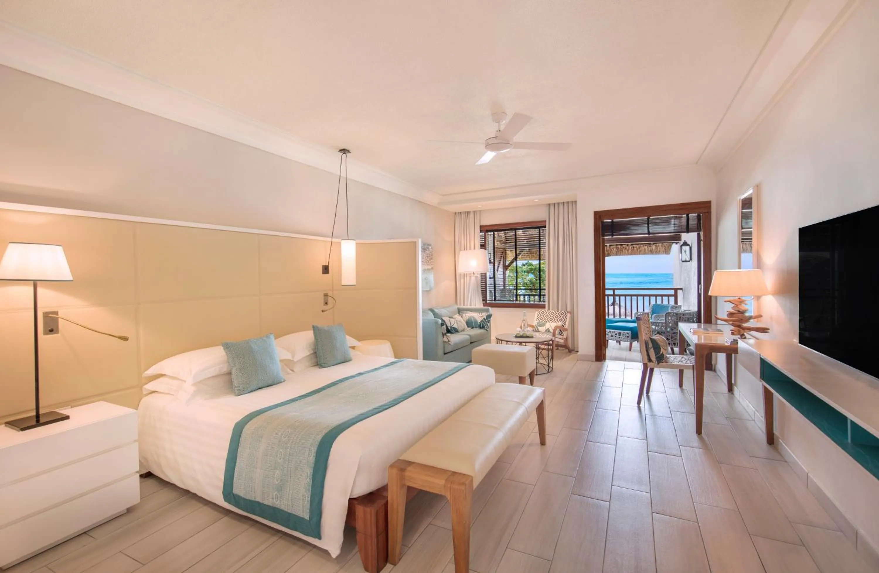 Bedroom, Bed in Constance Belle Mare Plage