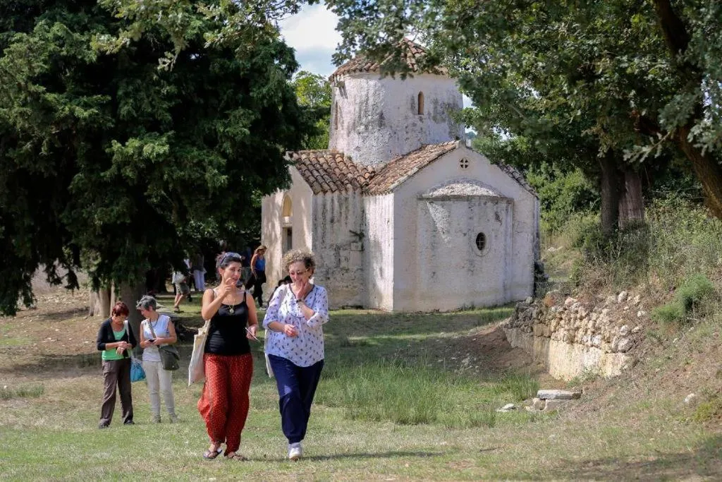 group of guests in Alexander Mountain Resort