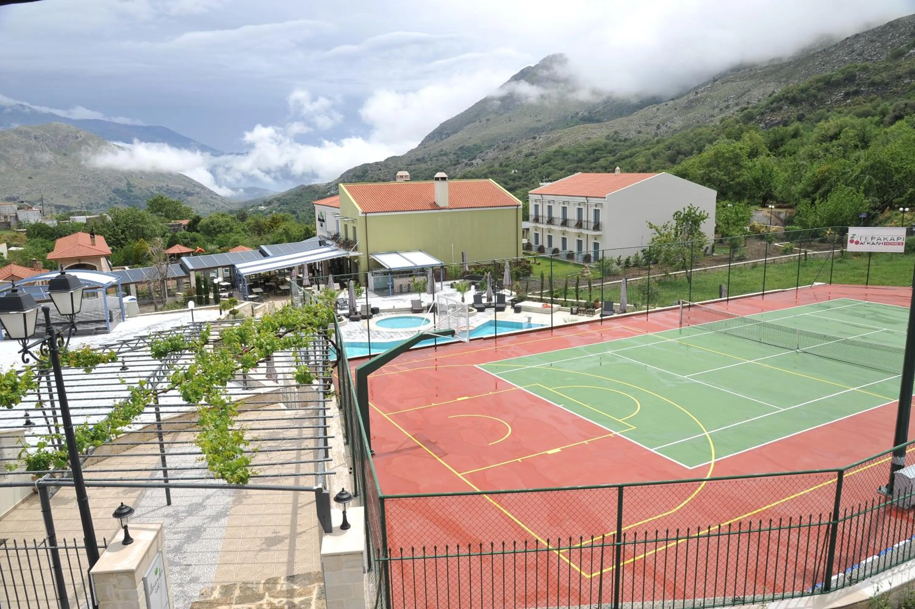 Property building in Alexander Mountain Resort