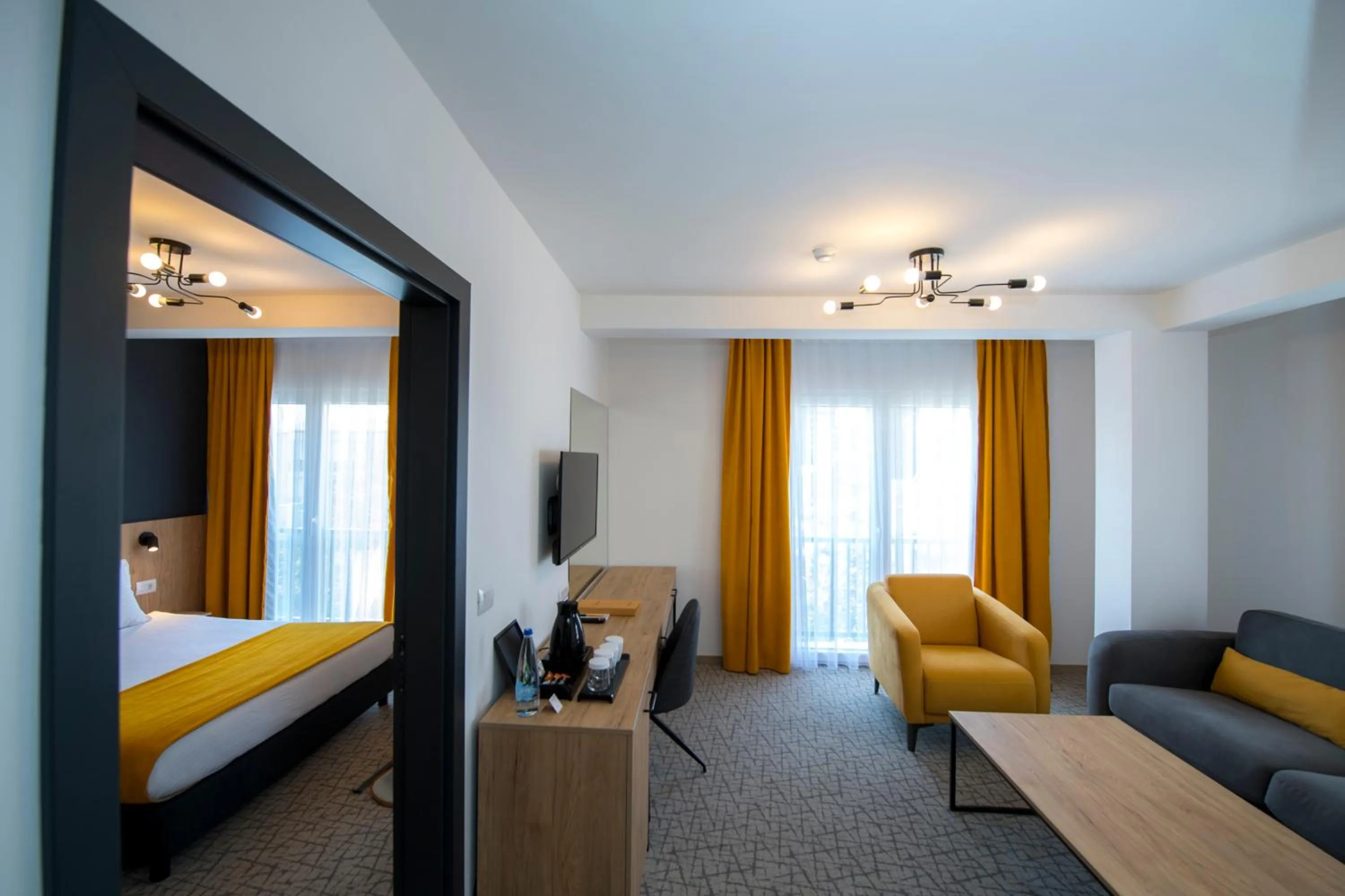 TV and multimedia, Bed in City Inn