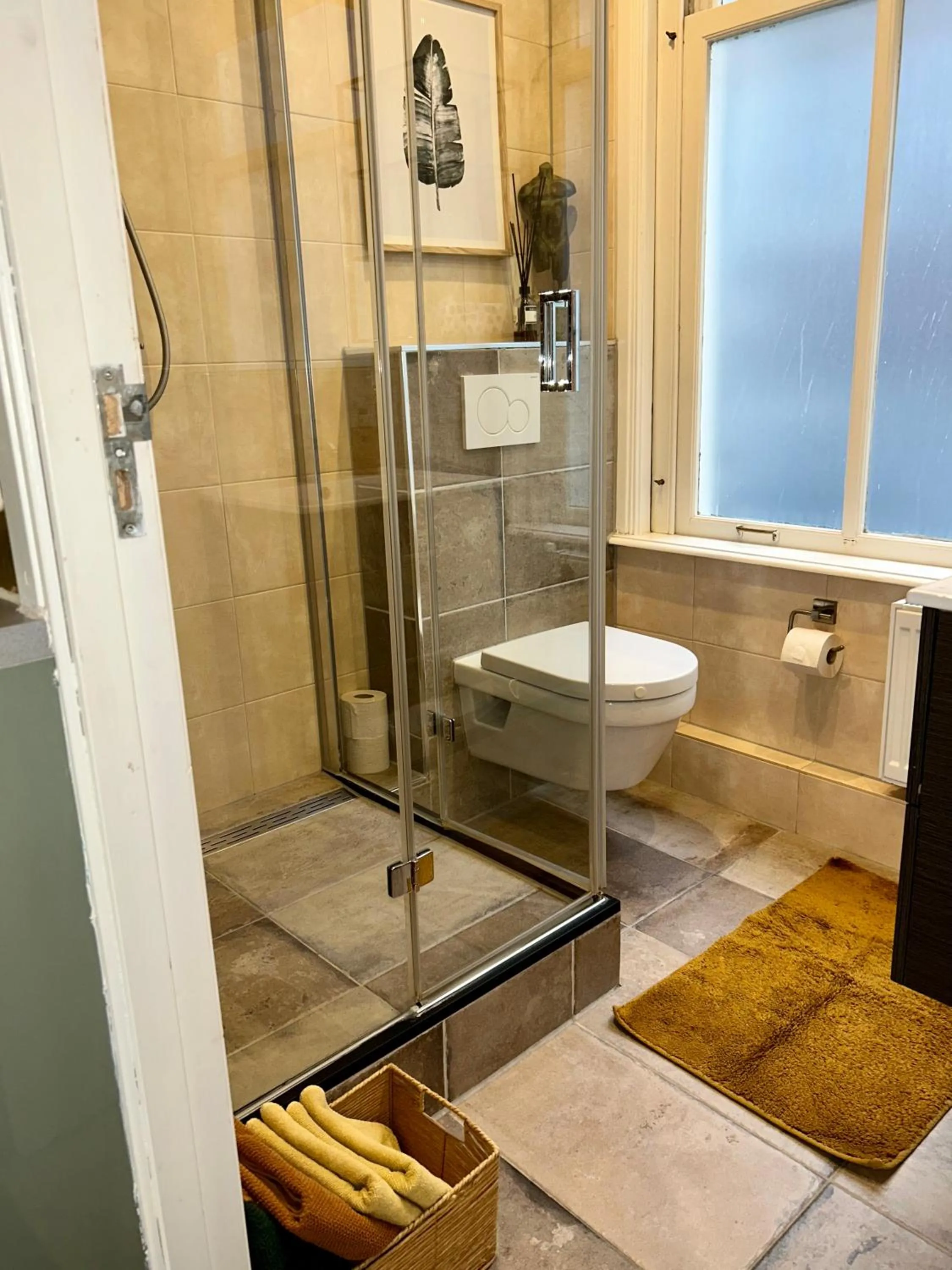 Bathroom in Amsterdam 4 Holiday GuestRooms