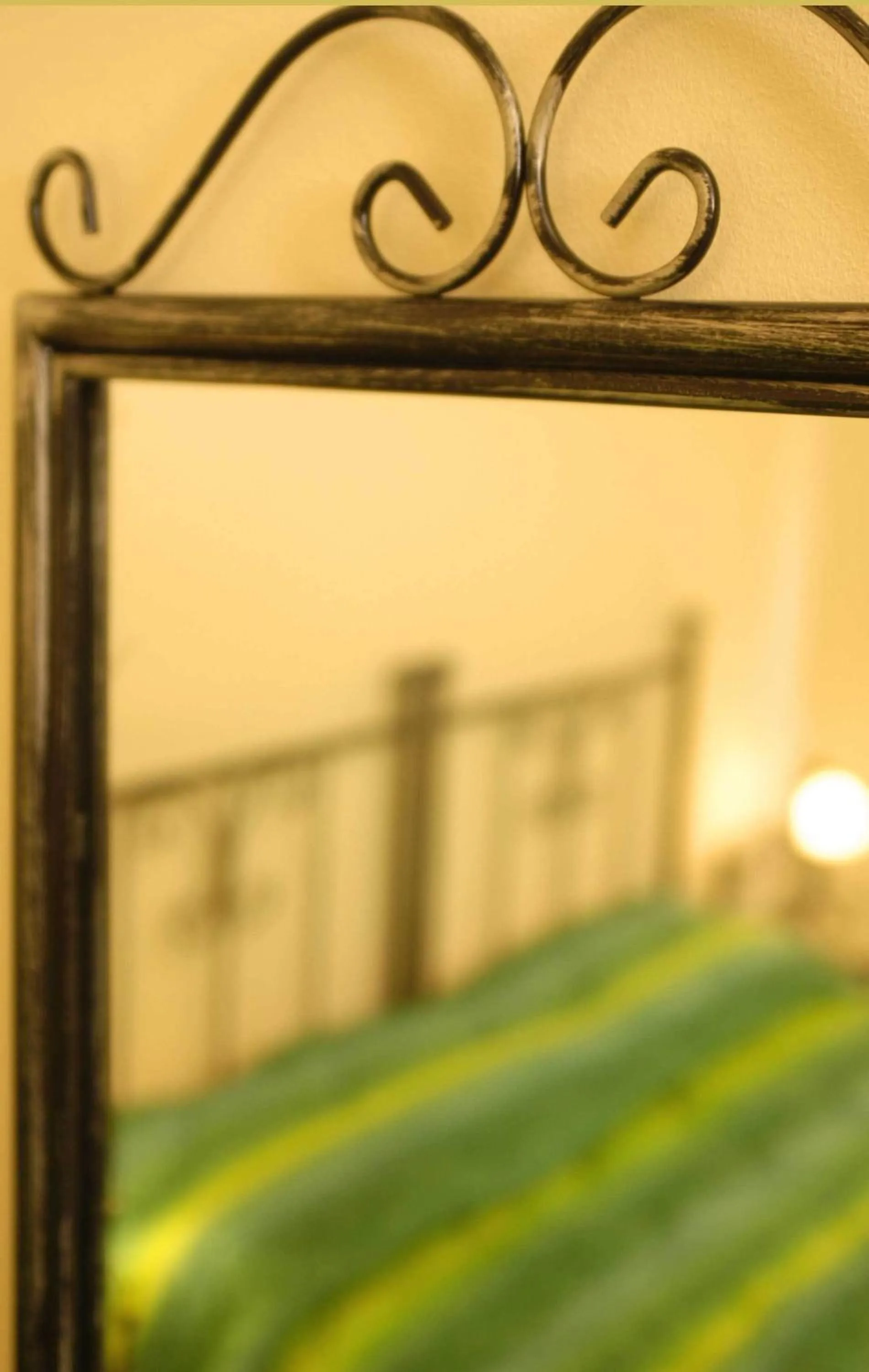 Decorative detail, Bed in I Colori Del Sole